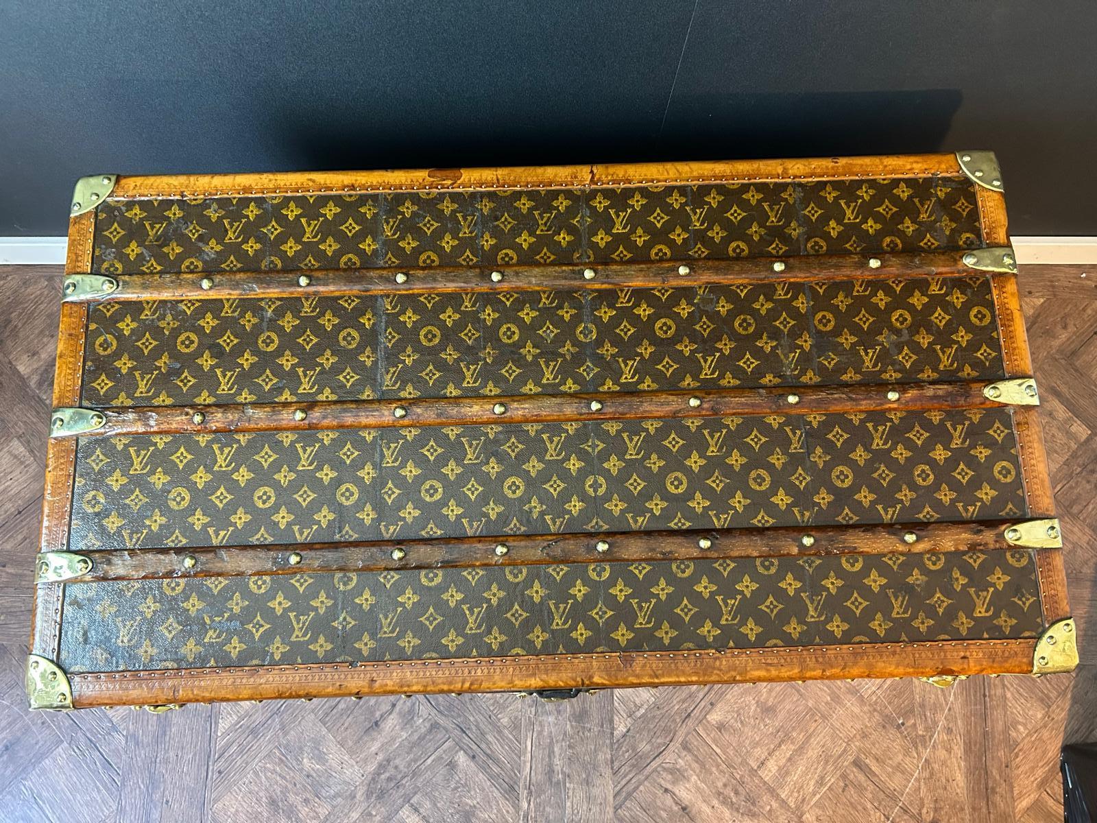 Malle Louis Vuitton des années 1920 avec monogramme, Malle à vapeur Louis Vuitton 100 cm en vente 2