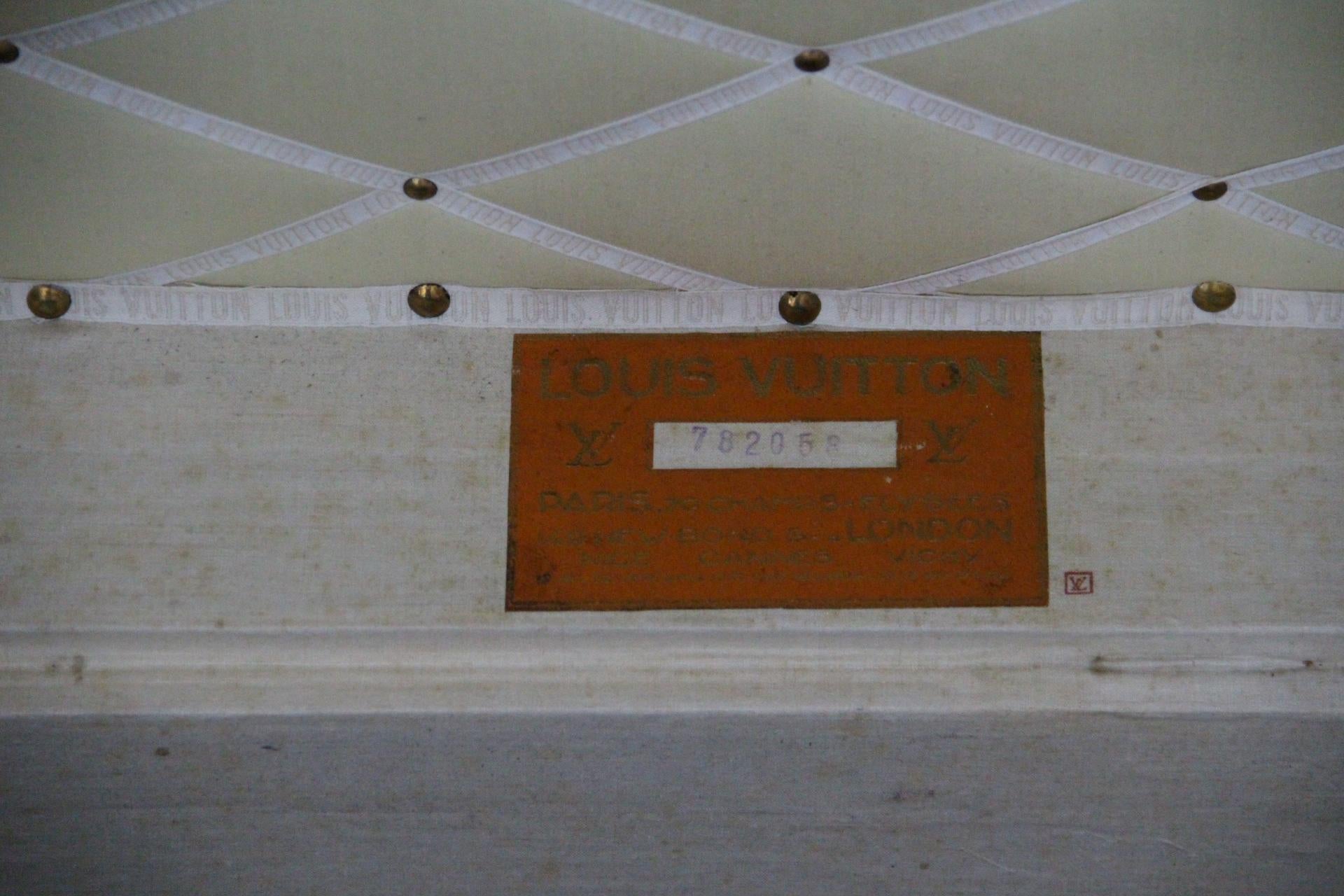 1920's Louis Vuitton Trunk in Monogram, Louis Vuitton Steamer Trunk 110 cm in vendita 7