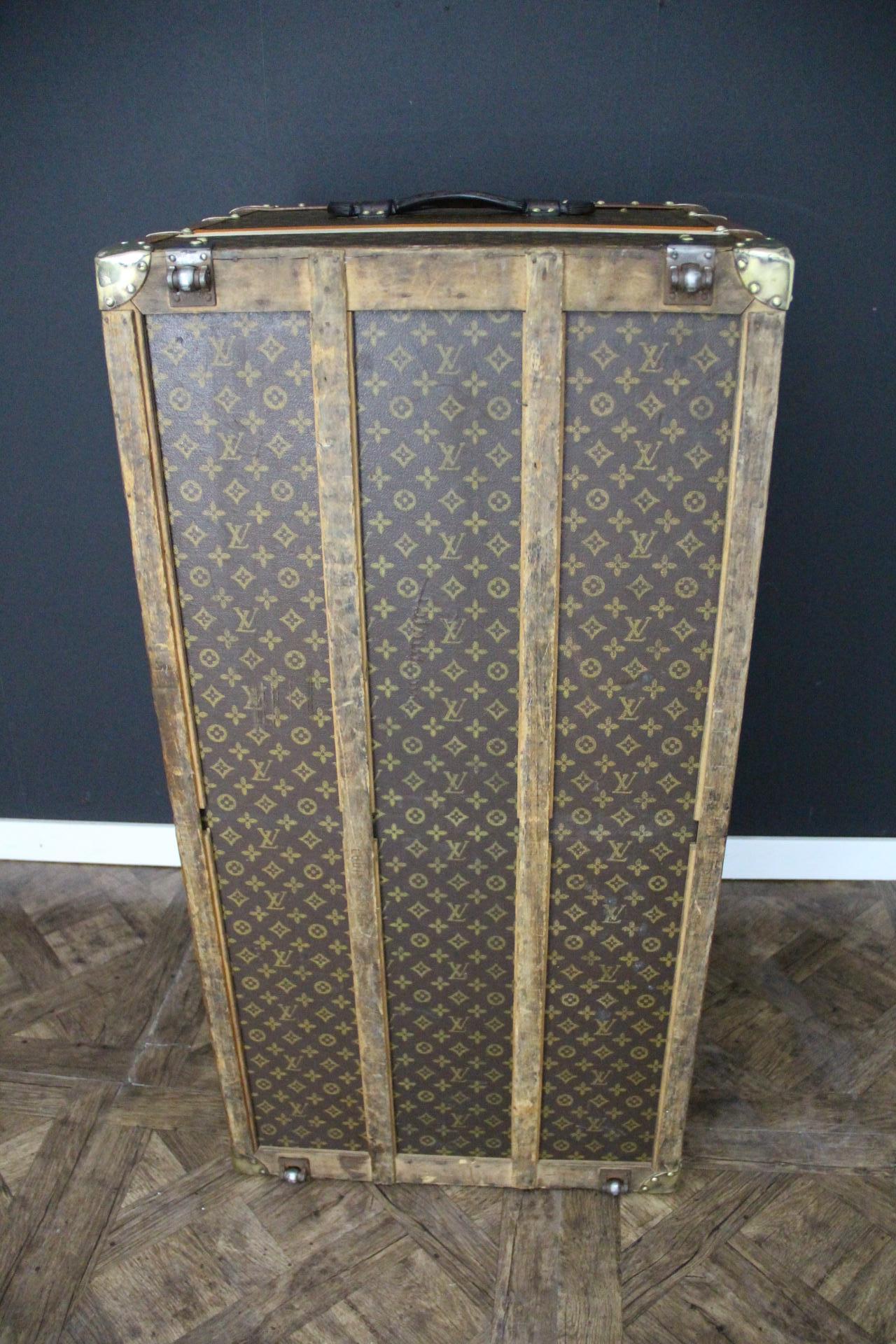 1920's Louis Vuitton Trunk in Monogram, Louis Vuitton Steamer Trunk 110 cm in vendita 11
