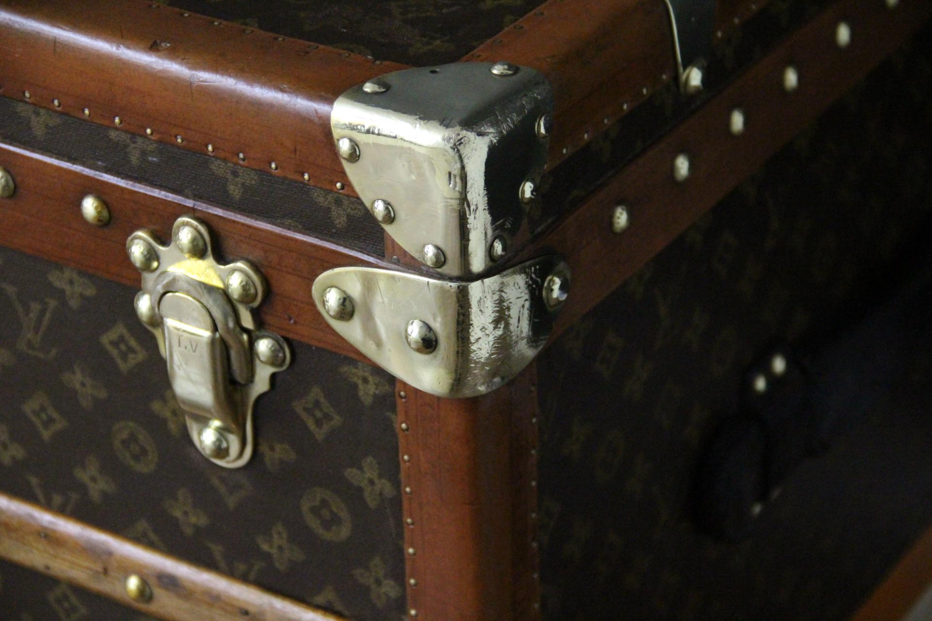 1920's Louis Vuitton Trunk in Monogram, Louis Vuitton Steamer Trunk 110 cm in vendita 14