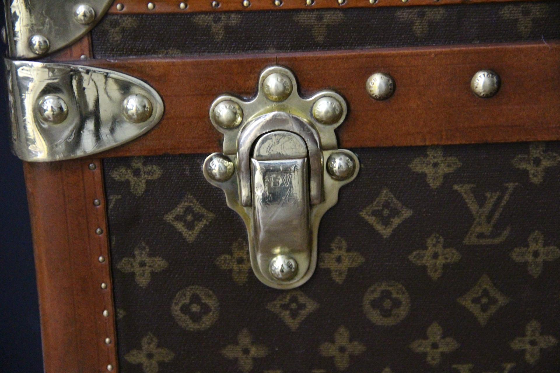 Francese 1920's Louis Vuitton Trunk in Monogram, Louis Vuitton Steamer Trunk 110 cm in vendita
