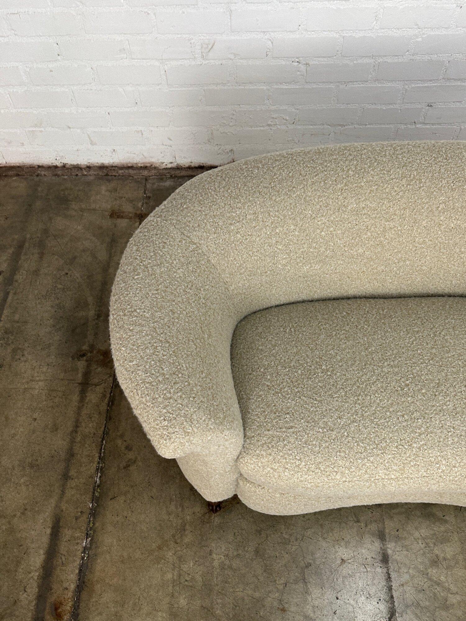 1920s loveseat in wool boucle For Sale 4