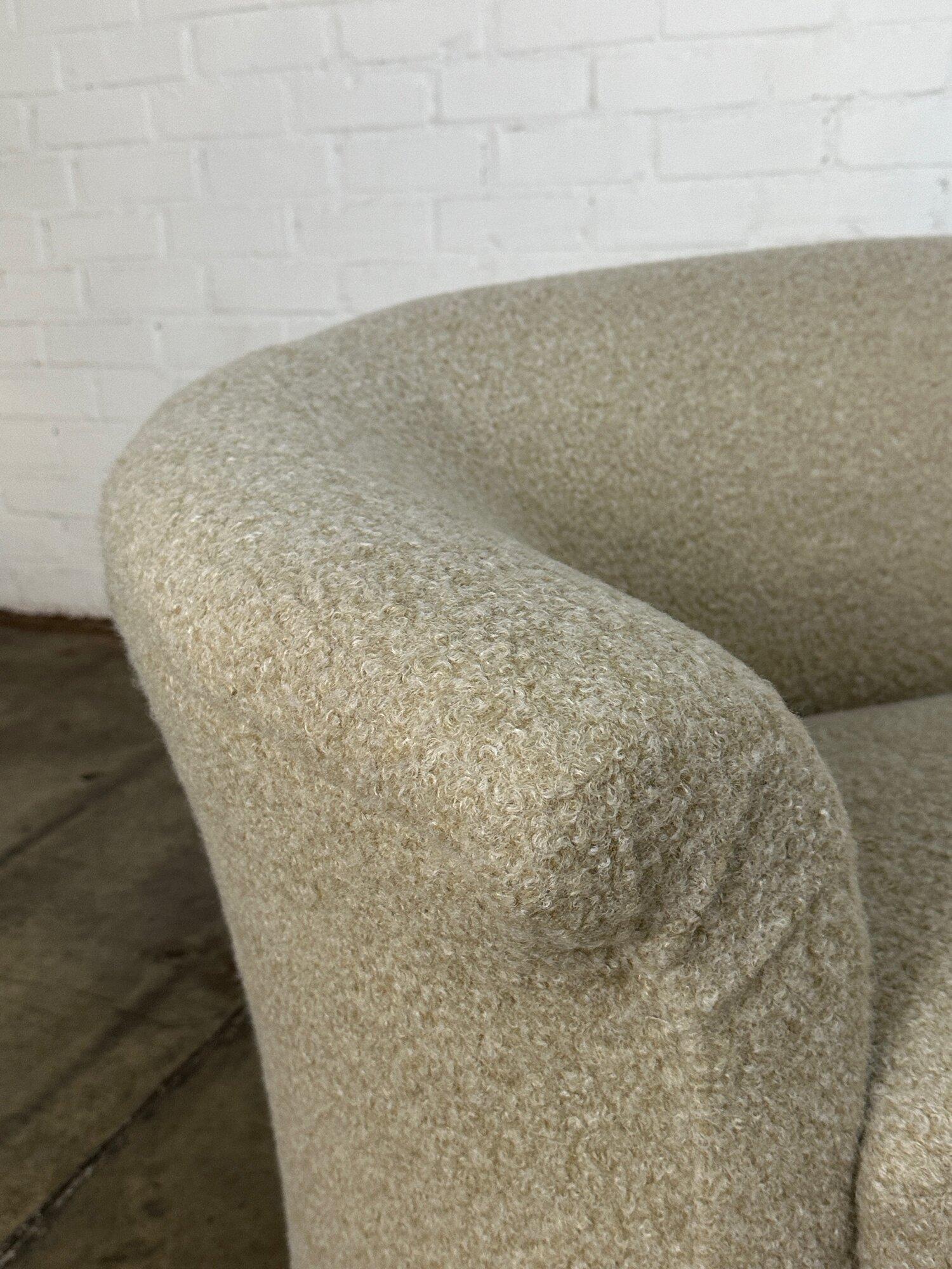 1920s loveseat in wool boucle For Sale 7