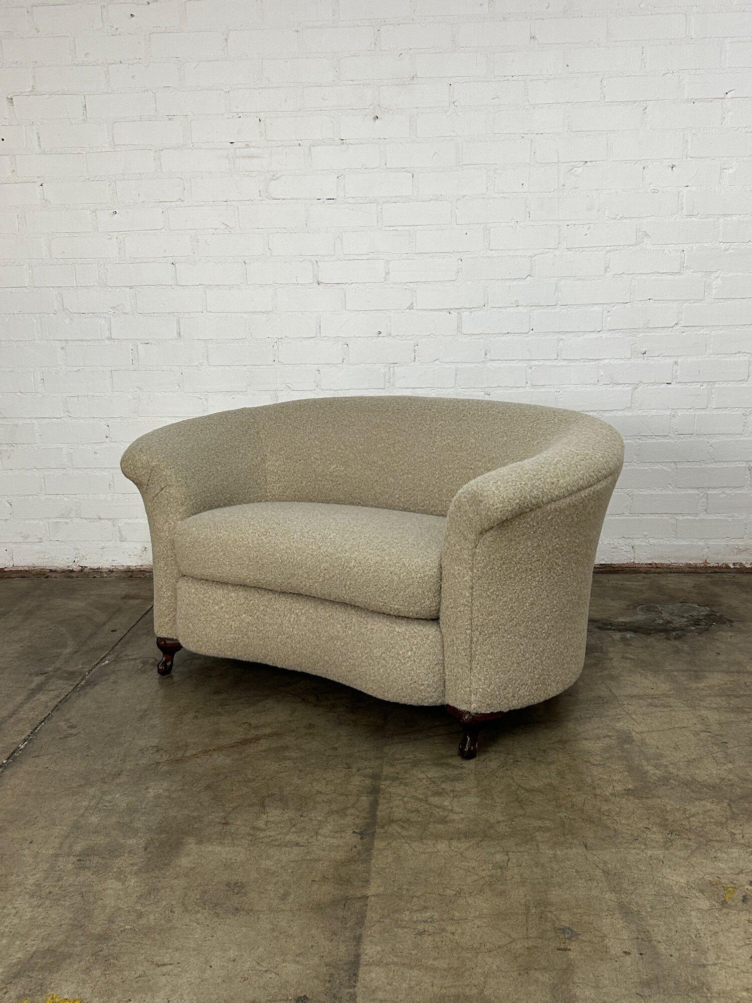 1920s loveseat in wool boucle For Sale 2