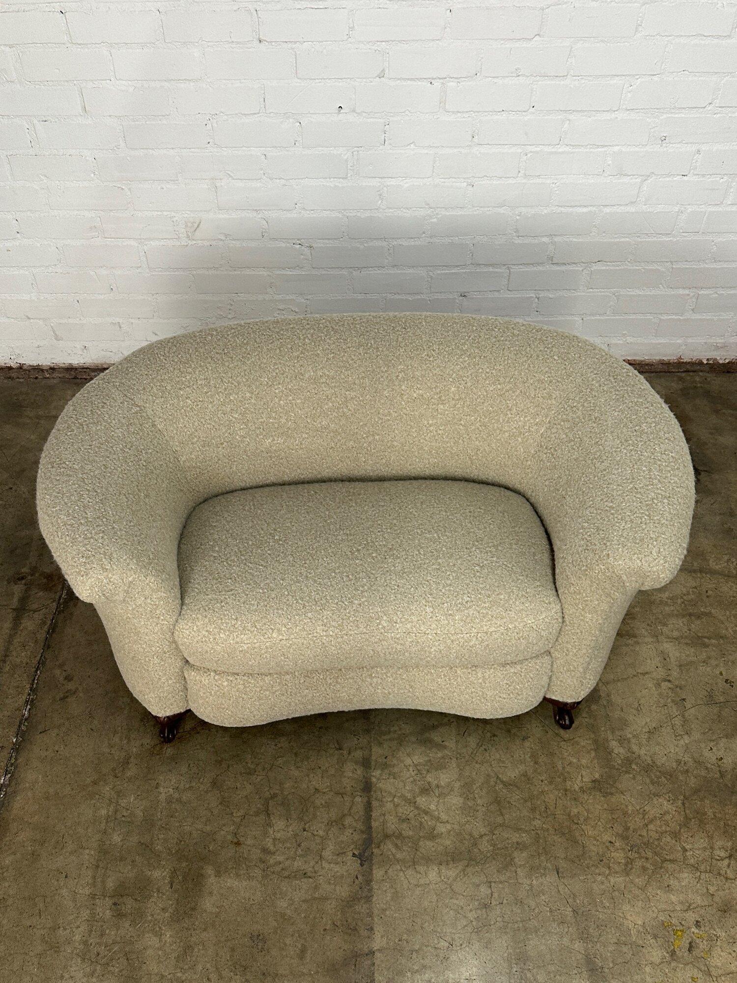 1920s loveseat in wool boucle For Sale 3