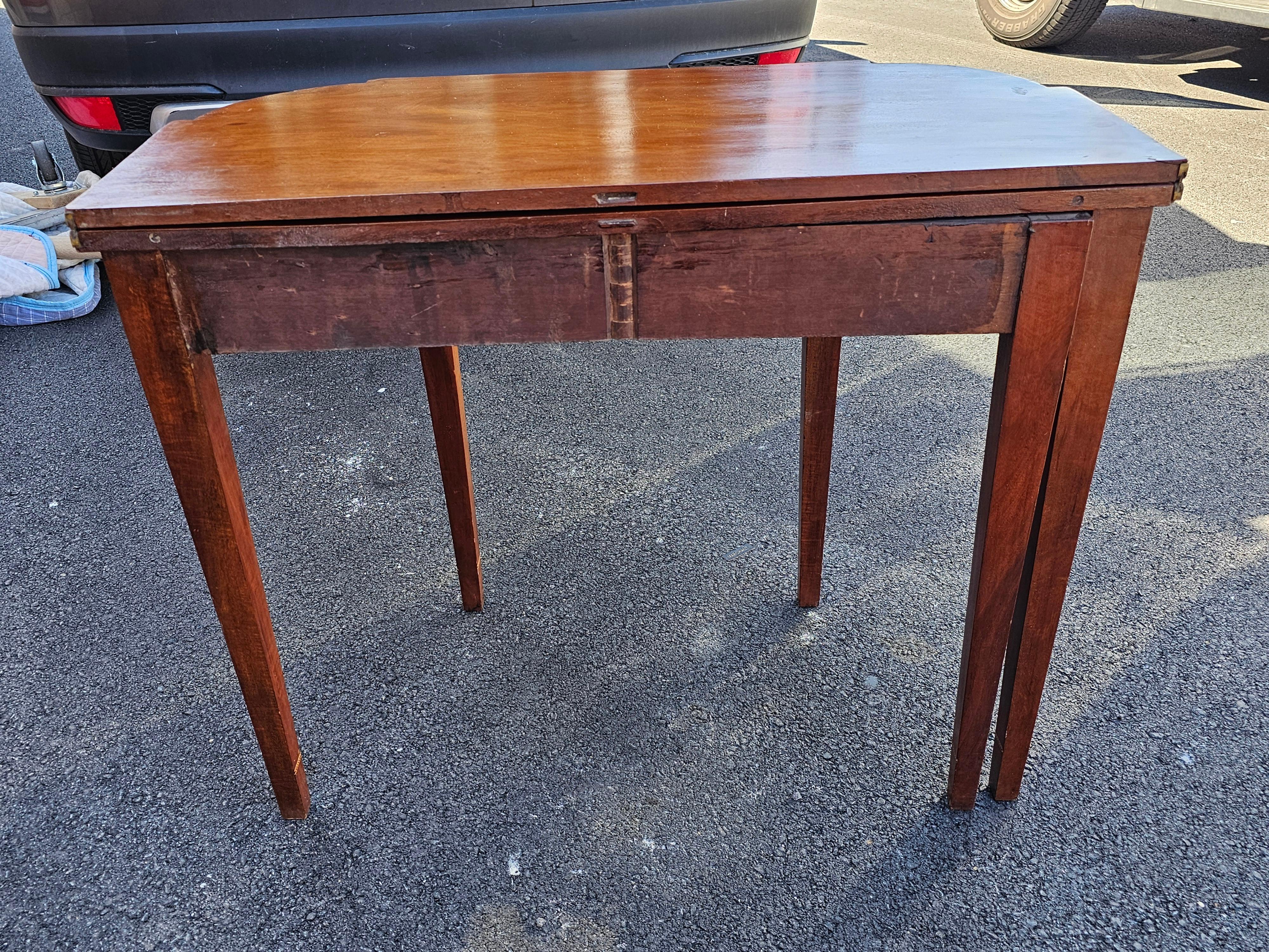1920s Mahogany and Satinwood Inlaid Federal Style Fold-Top Console or Game Table For Sale 6
