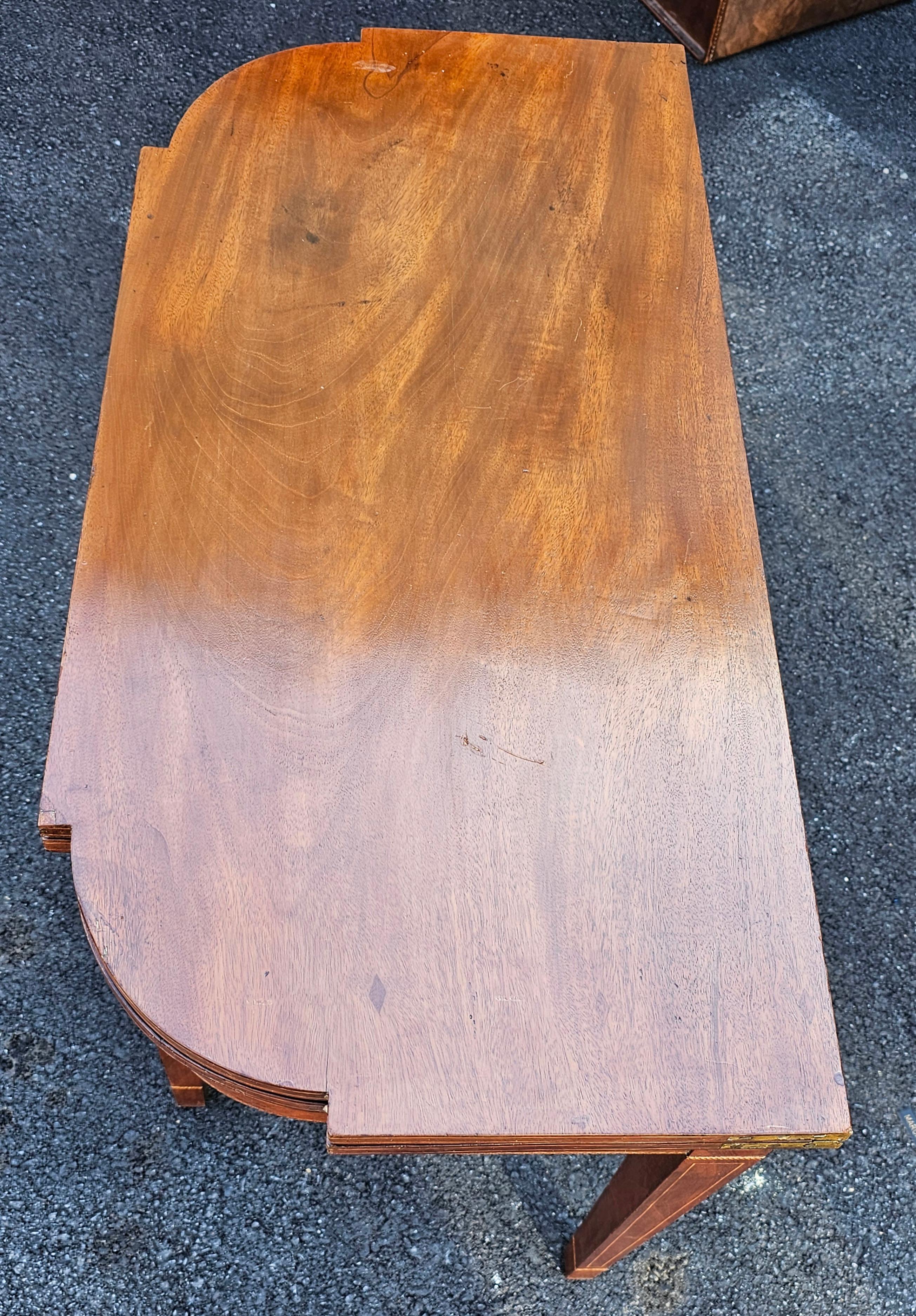 American 1920s Mahogany and Satinwood Inlaid Federal Style Fold-Top Console or Game Table For Sale