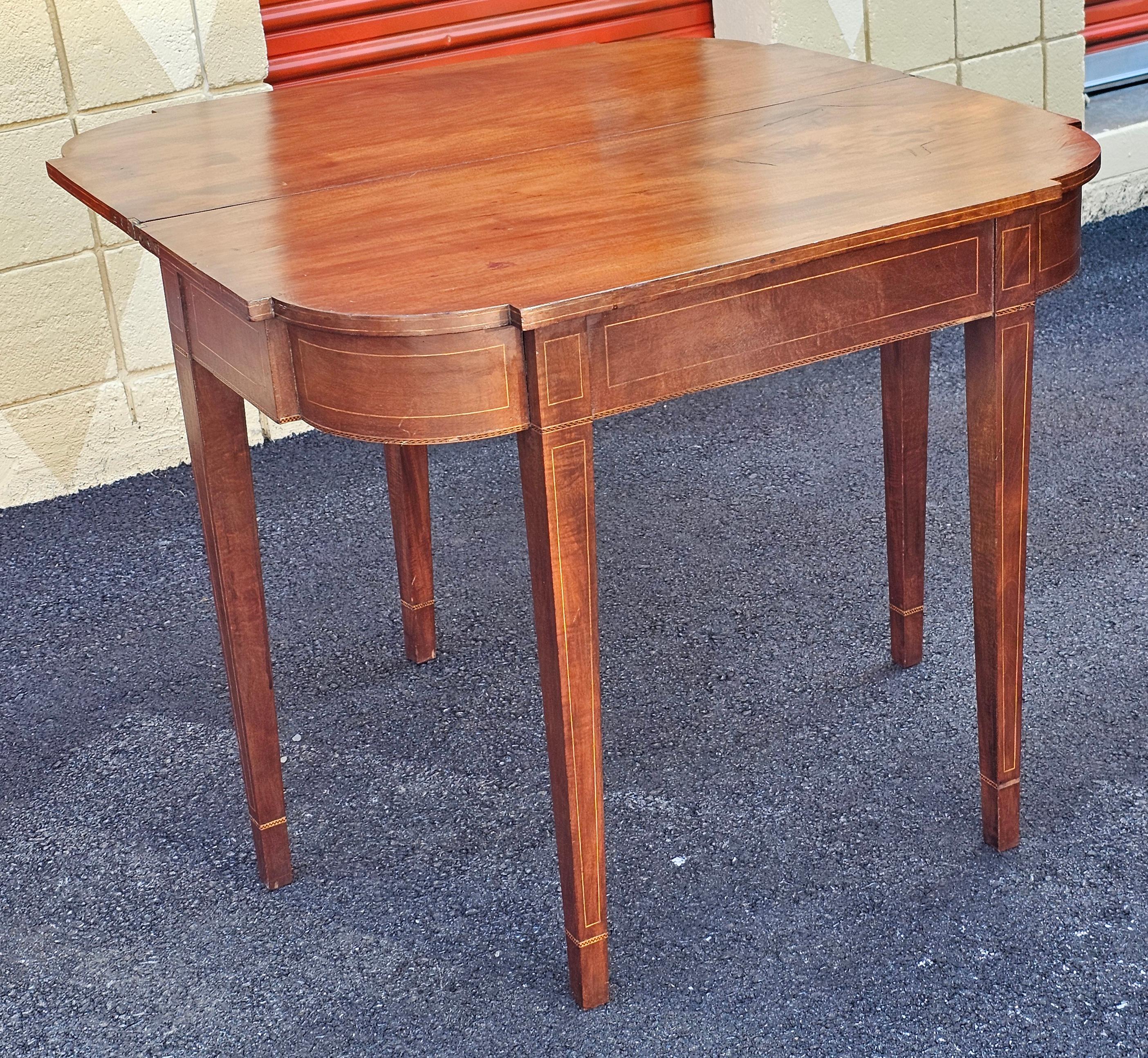 1920s Mahogany and Satinwood Inlaid Federal Style Fold-Top Console or Game Table For Sale 3