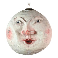 accessoire de scène en papier mâché "L'homme dans la lune" des années 1920