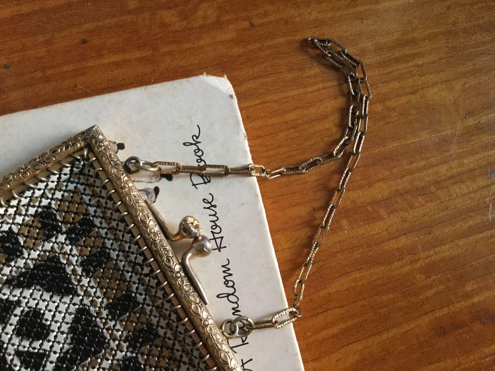 Mandalian Mesh Metal Purse, Circa 1920s For Sale 2