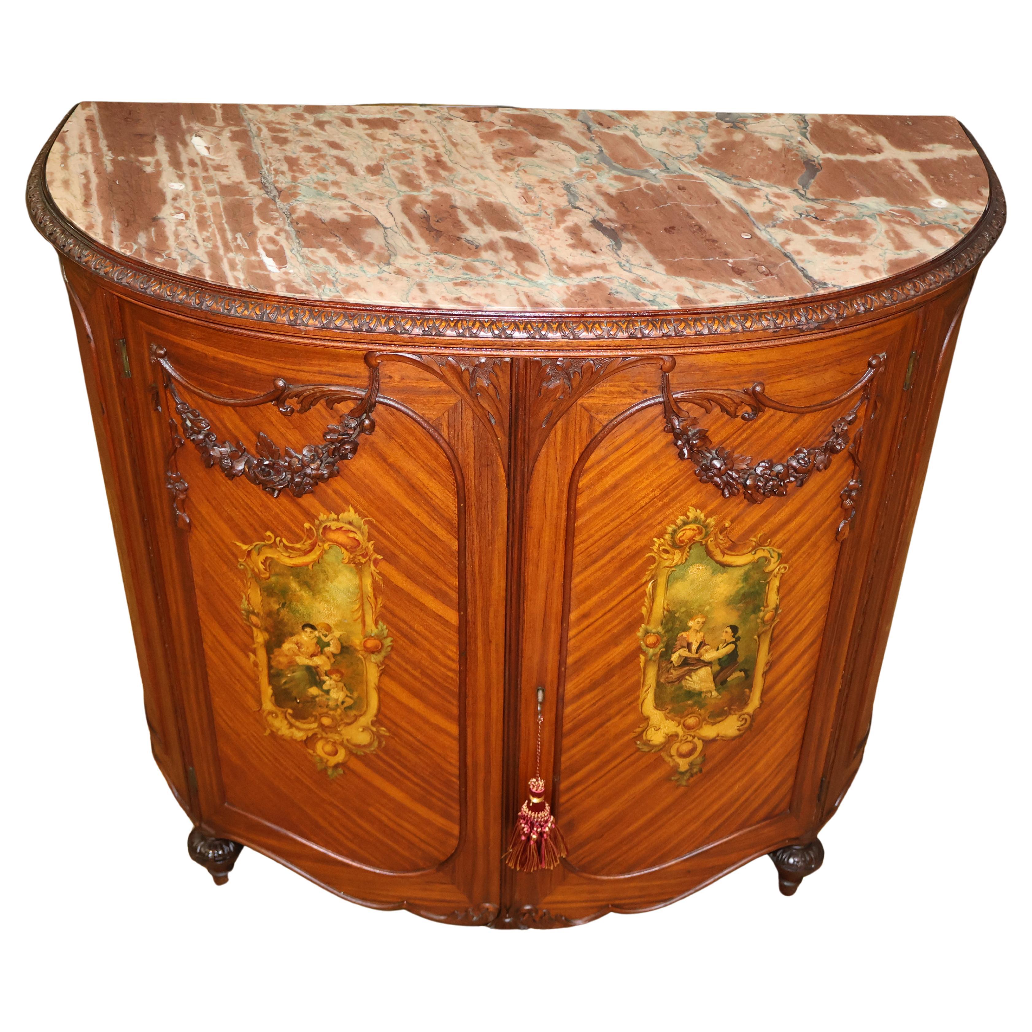 Commode demi-lune des années 1920 en bois de citronnier satiné décorée de peinture Adam