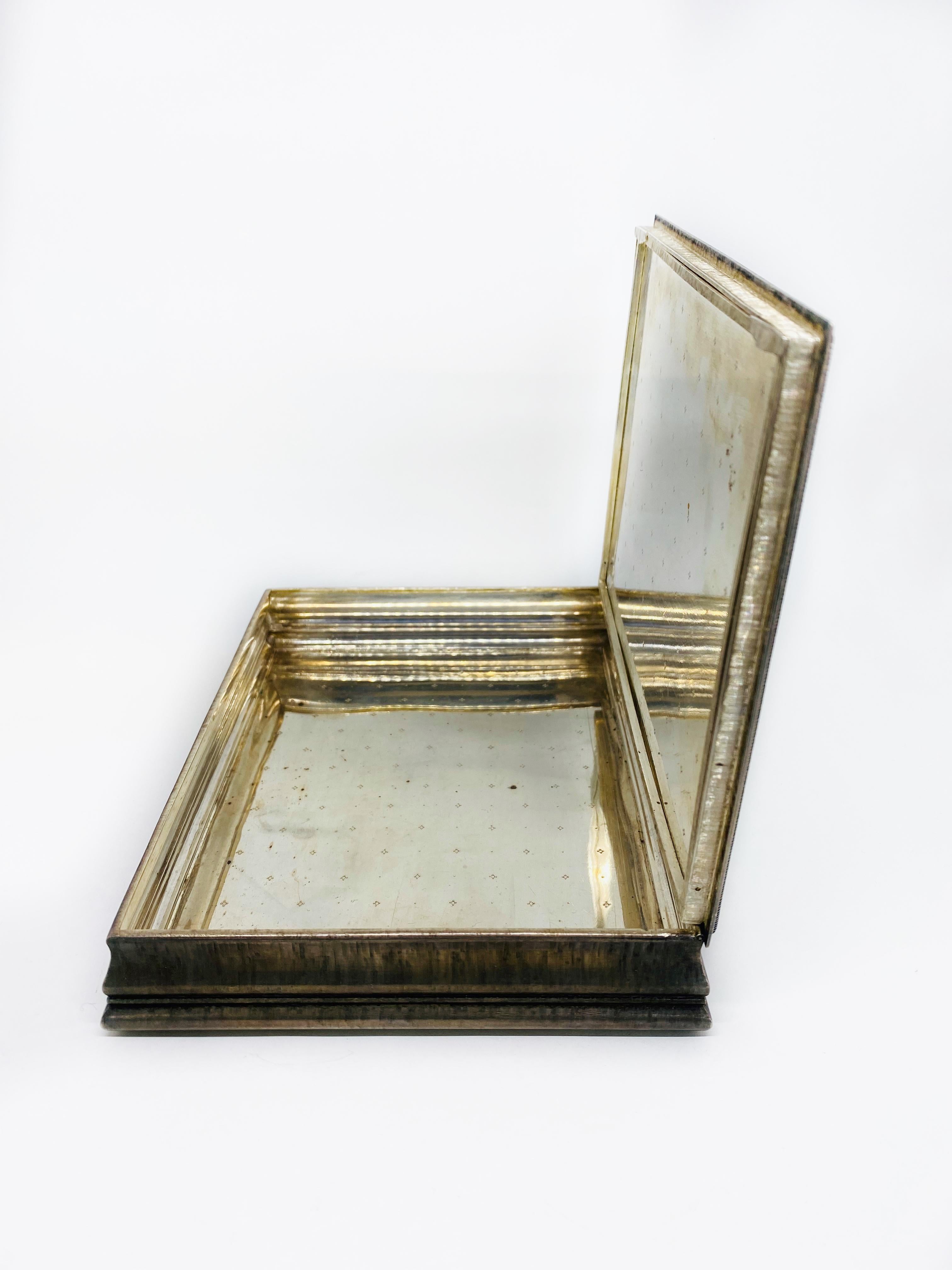 Women's or Men's 1920s MARIO Buccellati Italian Silver and Crystal Handmade Decorative Table Box