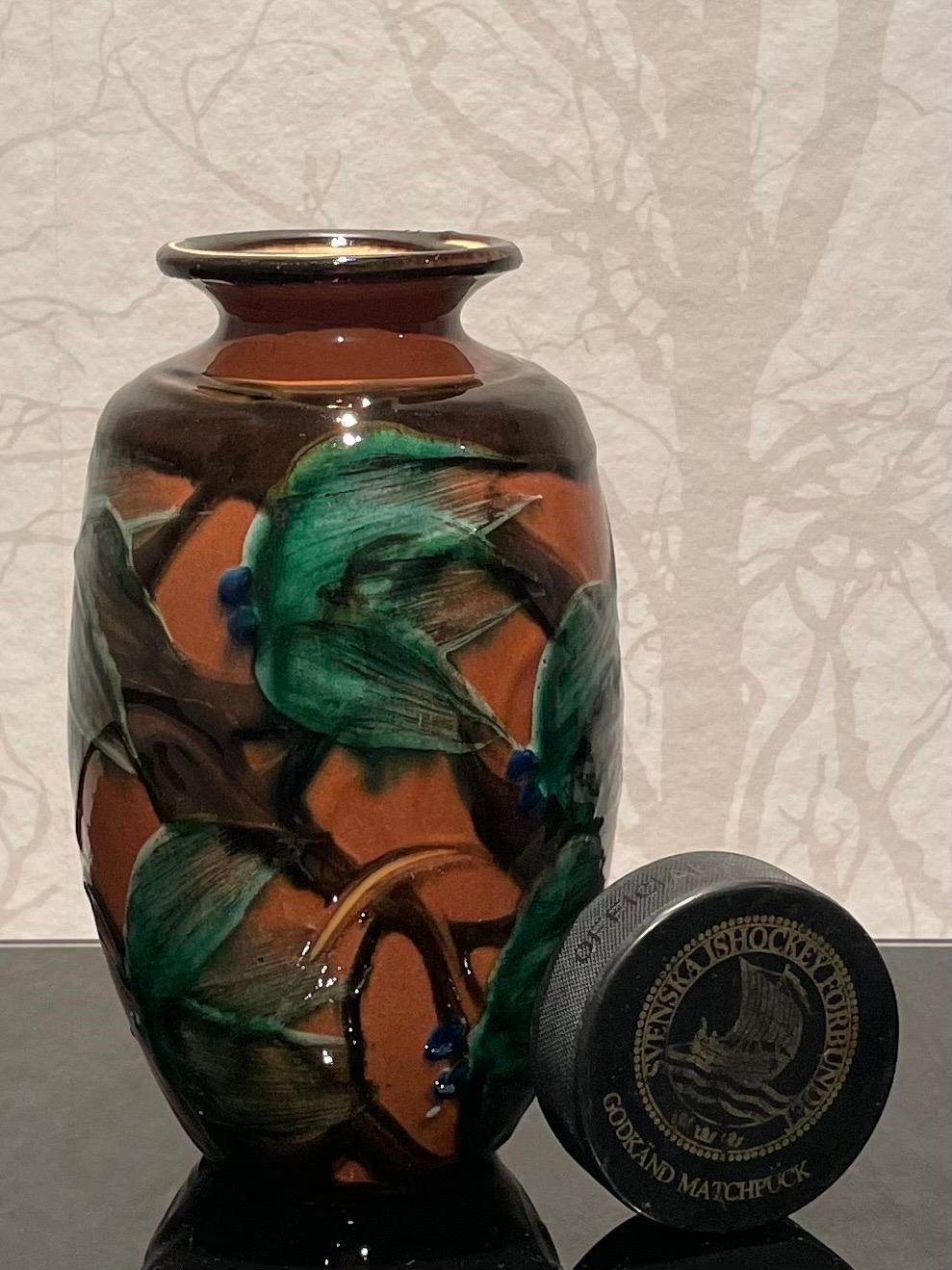 Danois 1920s Mint Condition Danish 20 cm Ceramic Vase by Herman Kähler en vente