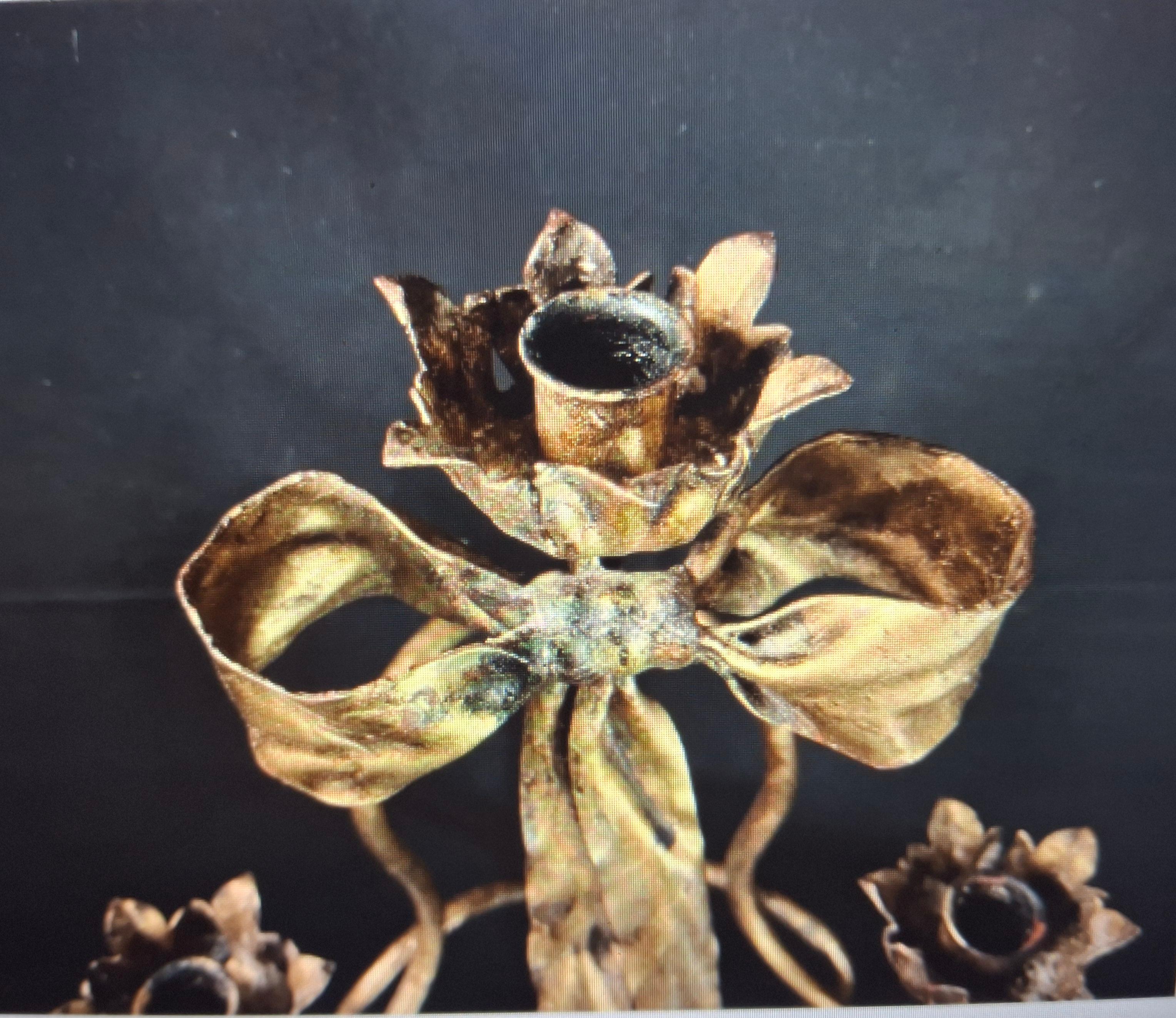 Aplique de Pared Monumental Hollywood Regency de Hierro Dorado/Lama de Topo de los Años 20 - Original en venta 4