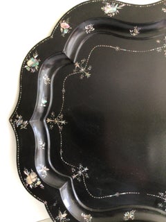 1920er Jahre Perlmutt und schwarz lackiertes Papier Mache Serviertablett
