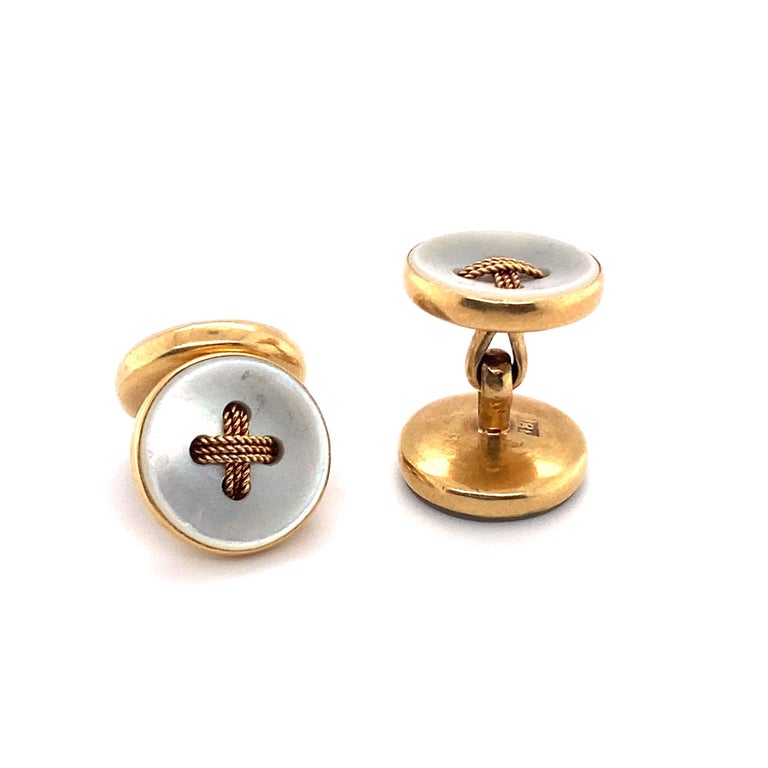 1920s Mother of Pearl Cufflinks, 18 Karat Yellow Gold In Excellent Condition For Sale In Atlanta, GA
