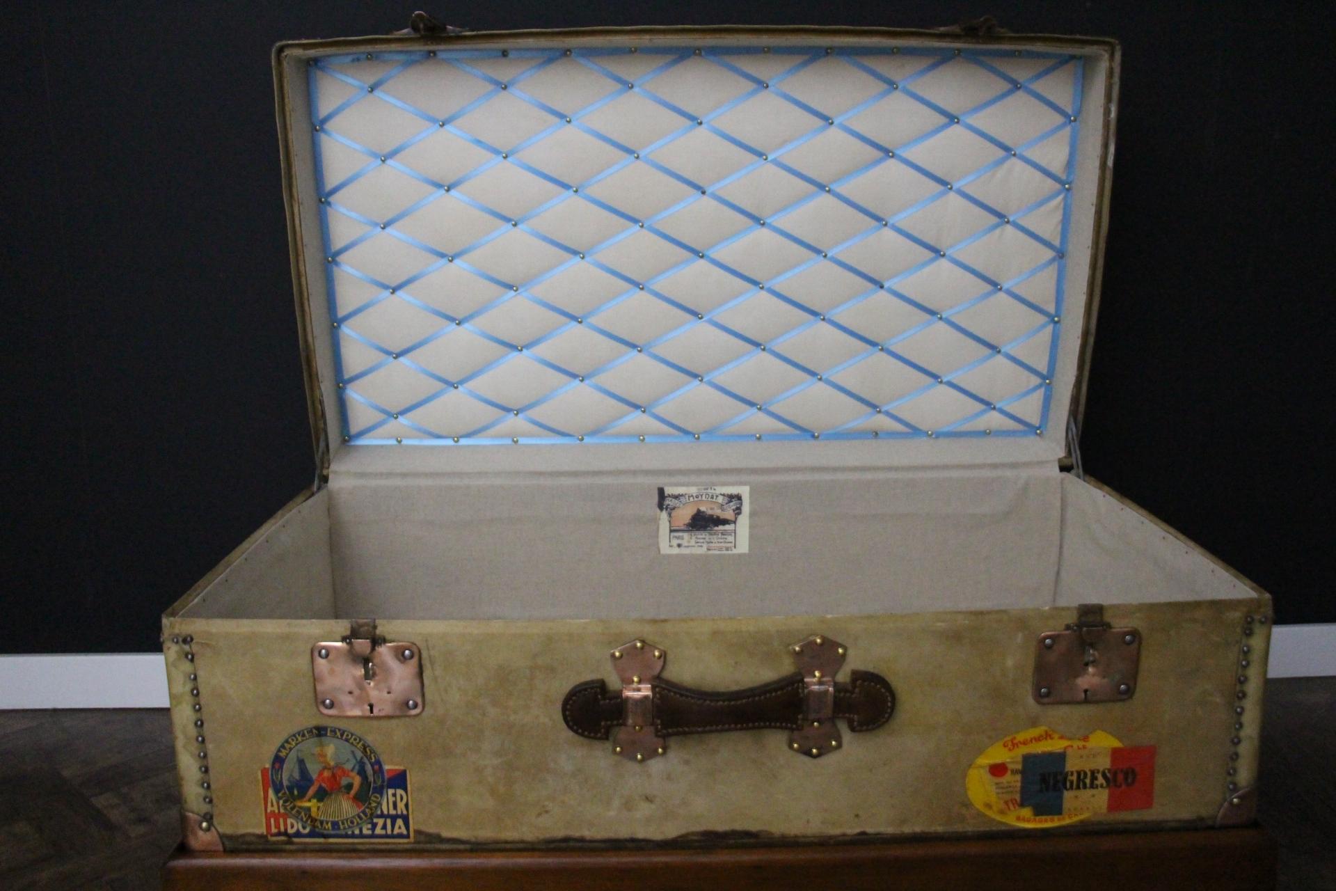1920er Moynat-Truhe  In Beige Vellum, 100 cm Moynat Steamer Trunk, Moynat Trunk im Angebot 6