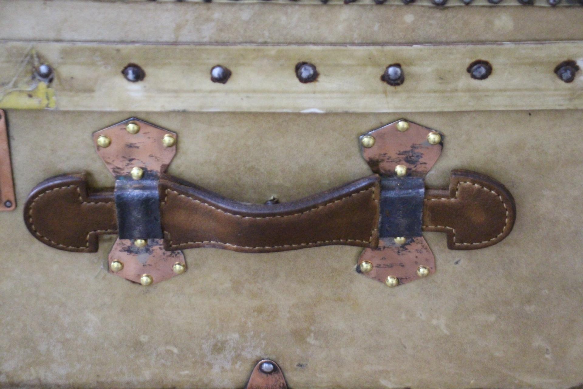 1920er Moynat-Truhe  In Beige Vellum, 100 cm Moynat Steamer Trunk, Moynat Trunk im Angebot 2