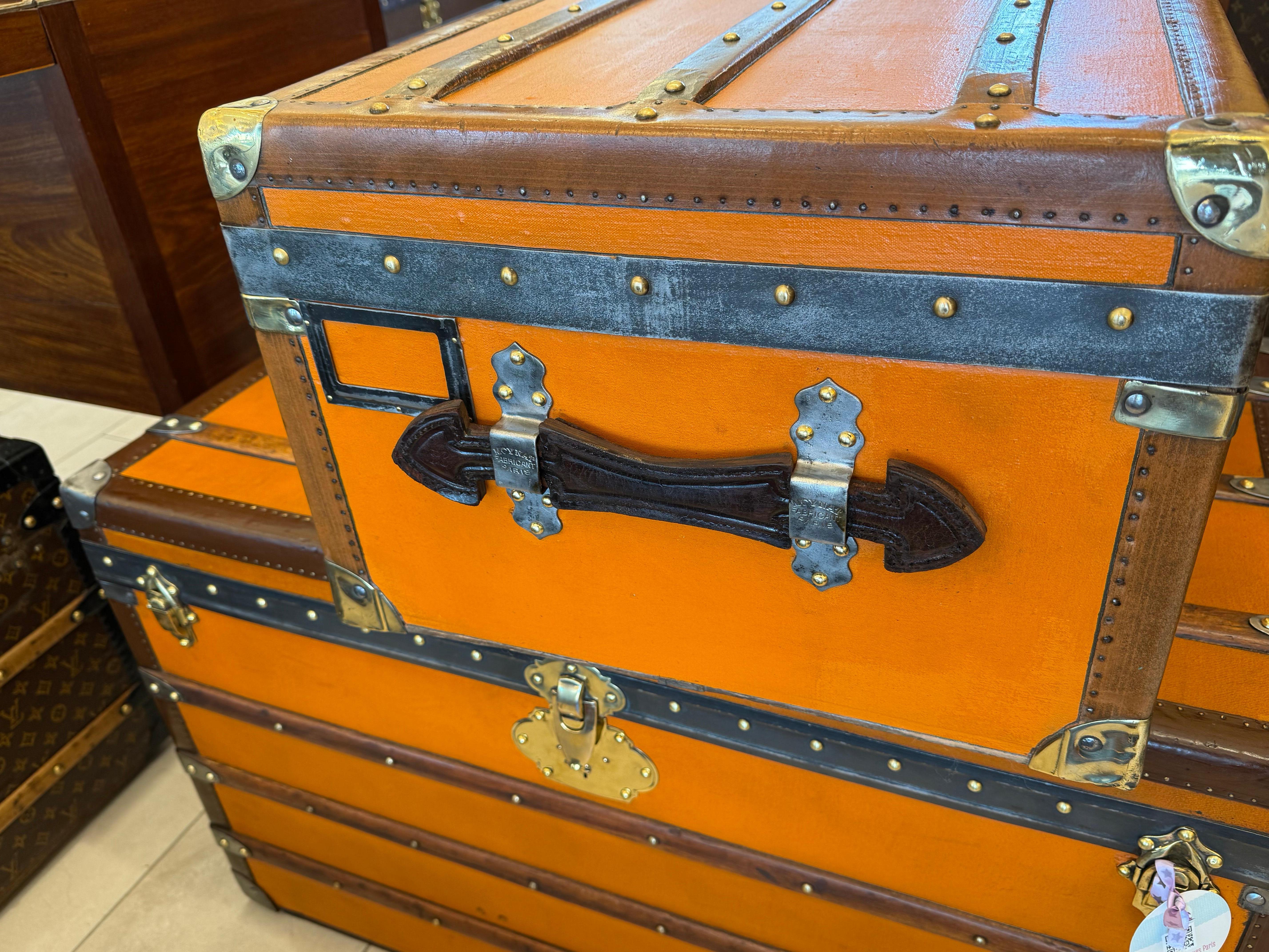 Malle Moynat des années 1920  In Orange Canvas 75 cm Moynat Steamer Trunk, Moynat Trunk en vente 5