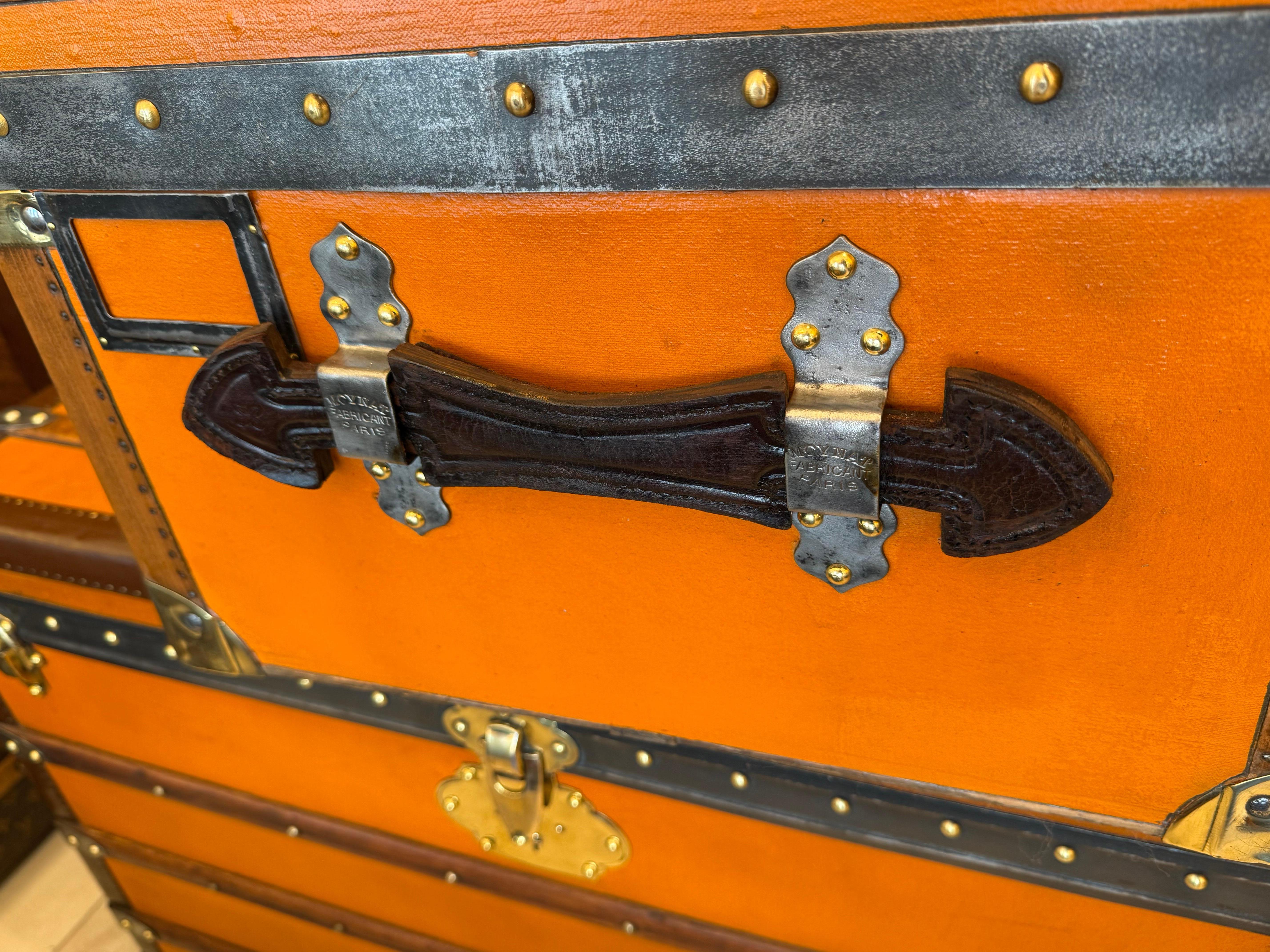 Malle Moynat des années 1920  In Orange Canvas 75 cm Moynat Steamer Trunk, Moynat Trunk en vente 6