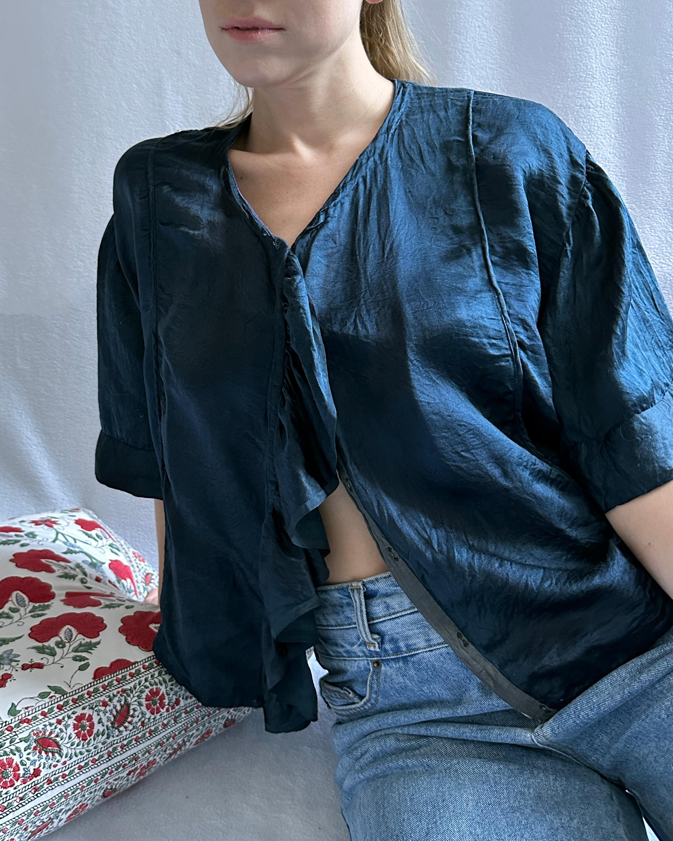 VERY BREEZY presents: This vintage 1920s silk blouse is a little piece of flapper history, and a very rare find. The 1920s was a period of liberation in a sense for women, and a full departure from the corsetry of the 19th century: straight dropped