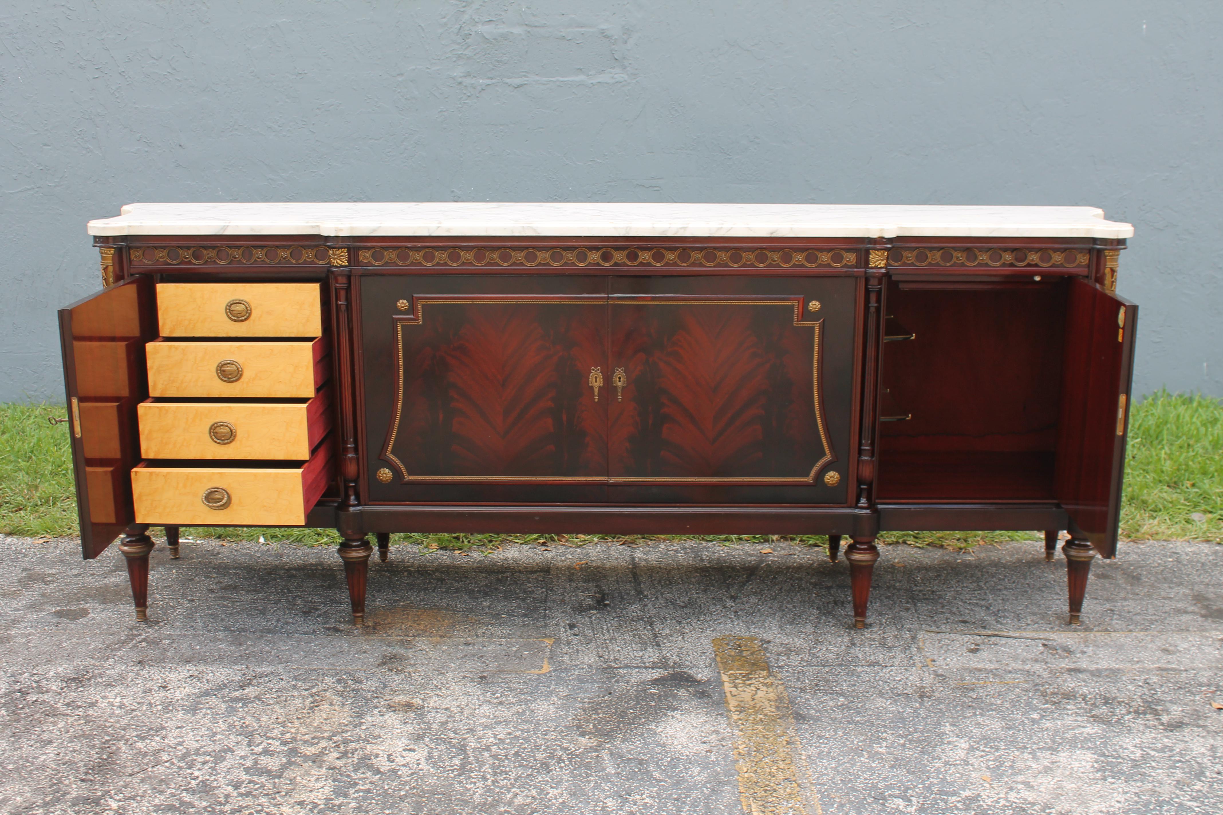 1920's Neoclassic style Marble Top Flame Mahogany Buffet/ Sideboard/ Credenza For Sale 4