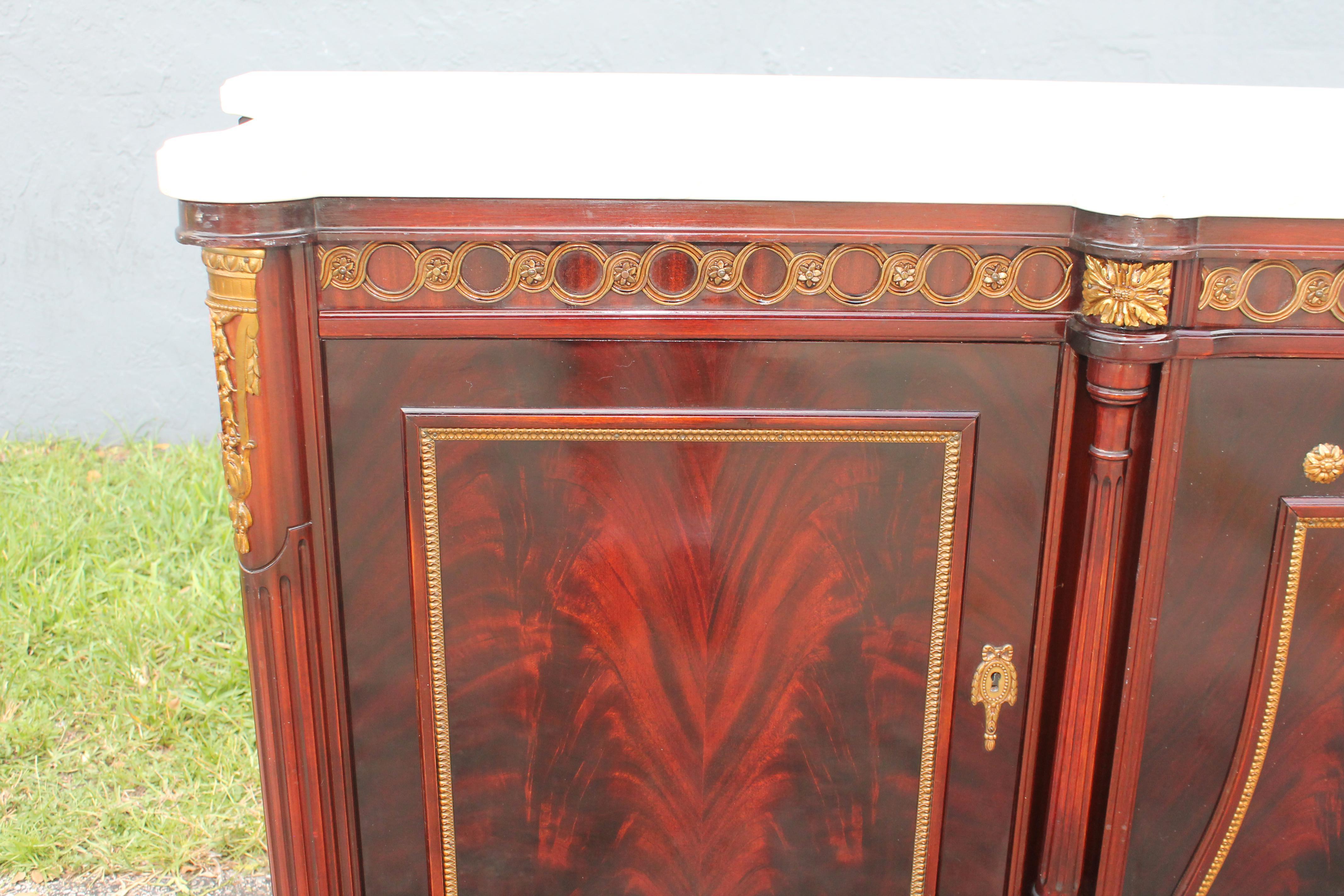 1920's Neoclassic style Marble Top Flame Mahogany Buffet/ Sideboard/ Credenza For Sale 2