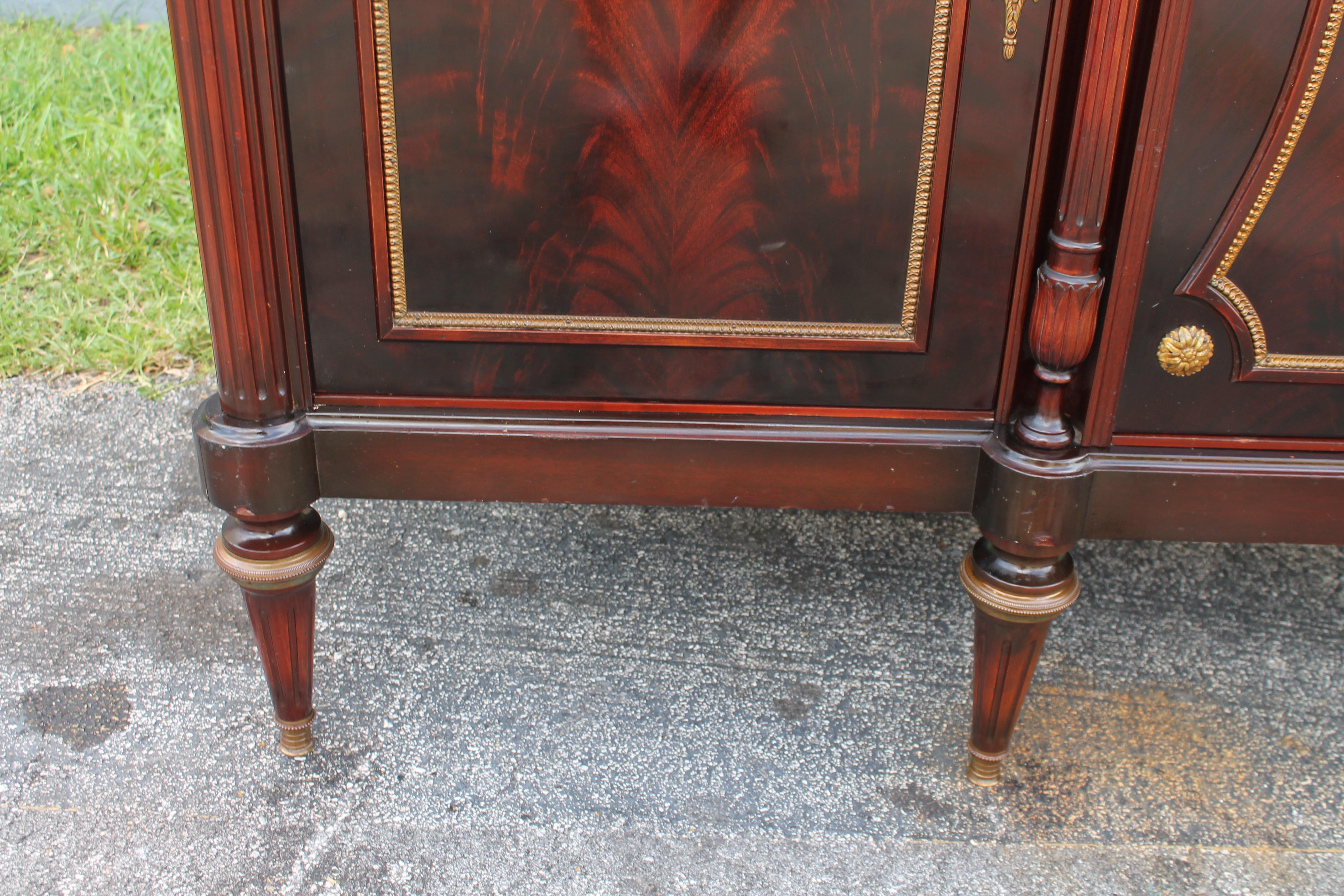 1920's Neoclassic style Marble Top Flame Mahogany Buffet/ Sideboard/ Credenza For Sale 3