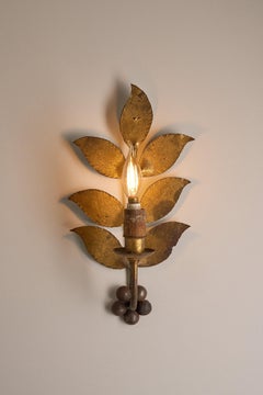 1920s Neoclassical Gilded Brass Laurel Leaf Wall Sconce