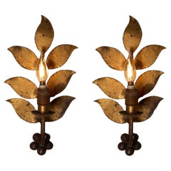 1920s Neoclassical Gilded Brass Laurel Leaf Wall Sconce