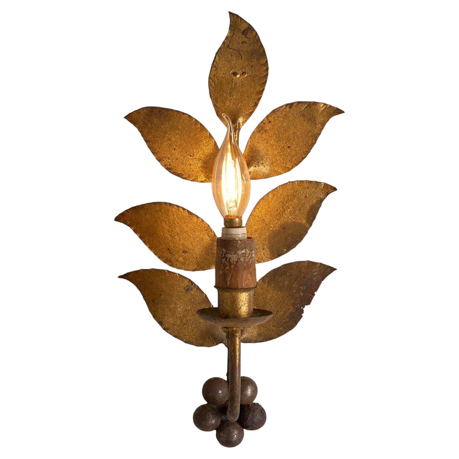 1920s Neoclassical Gilded Brass Laurel Leaf Wall Sconce