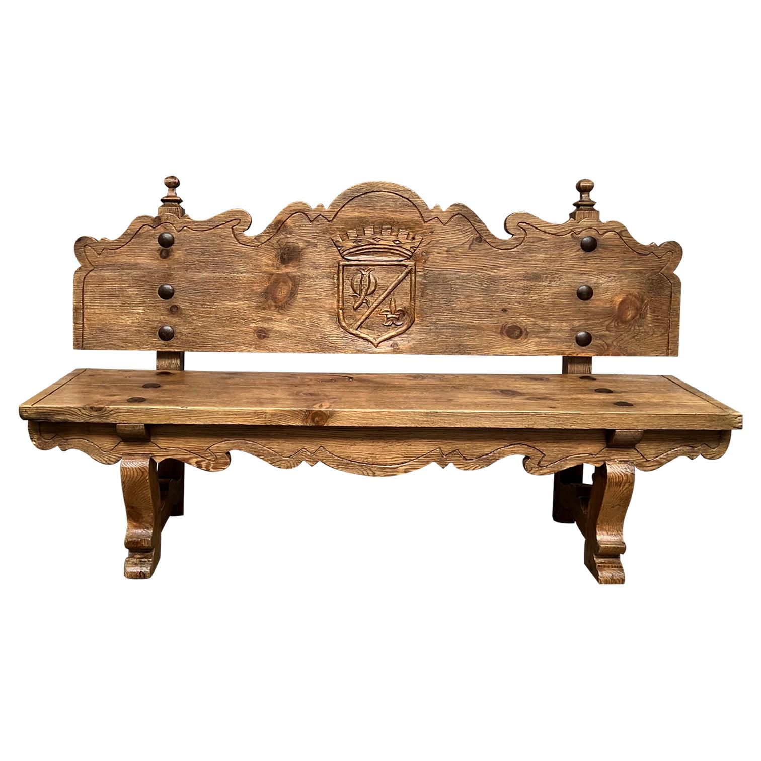 Banco heráldico de roble de los años 20 con el escudo de la alianza real entre España y Francia en venta