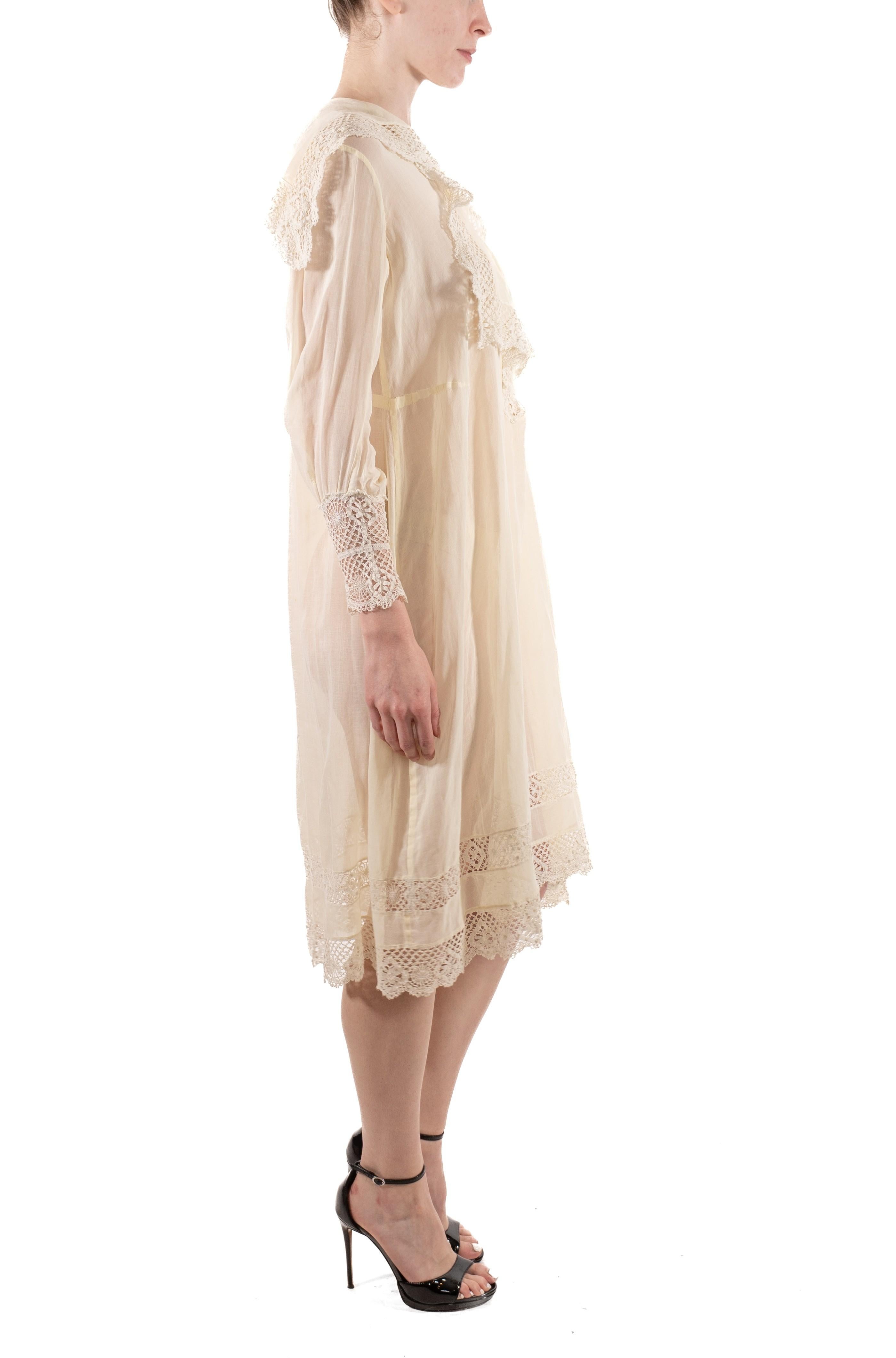 1920S Off White Sheer Organic Cotton & Lace Long Sleeve Tunic Dress In Good Condition For Sale In New York, NY