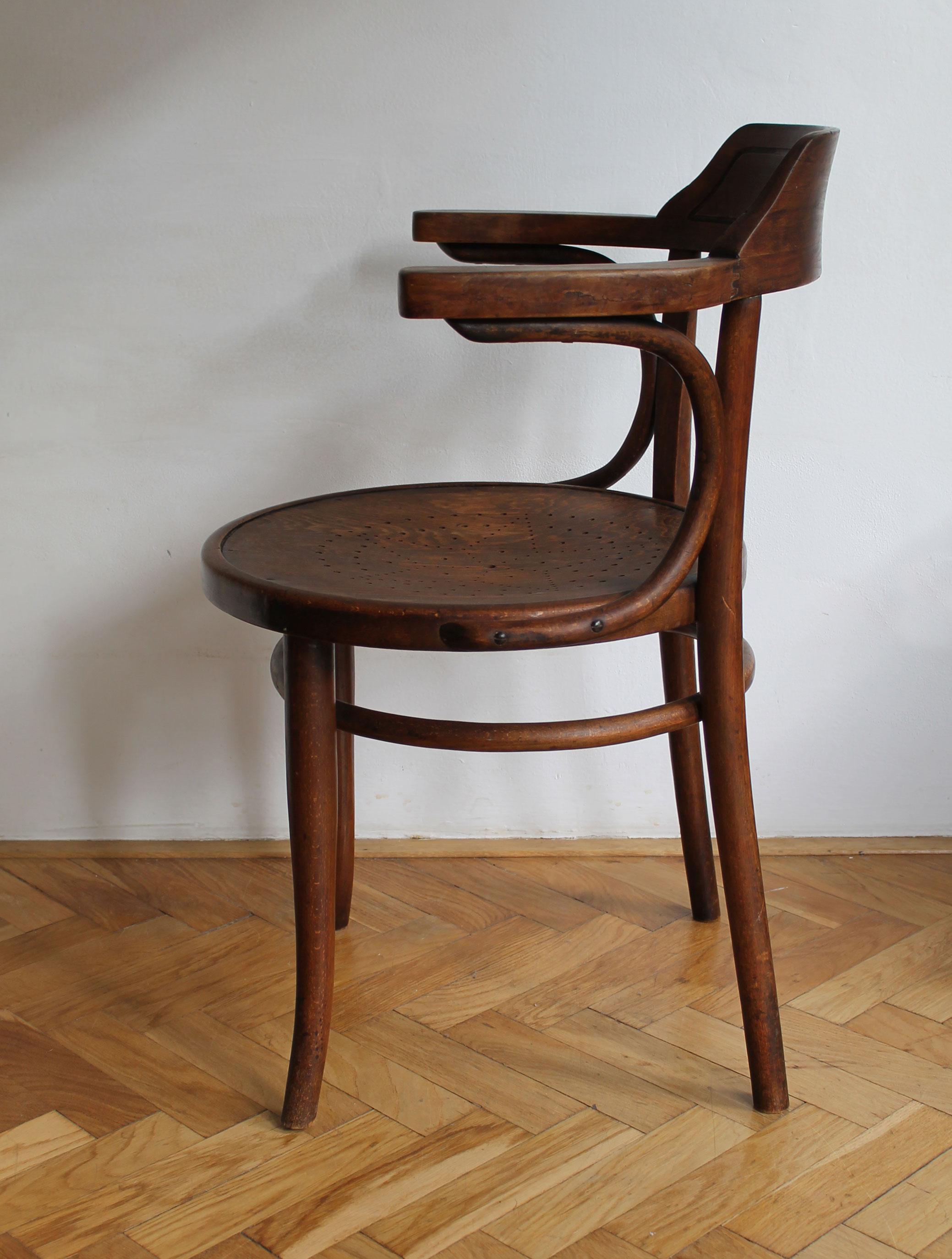 1920's Office chair Model No.3 by Gebrüder Thonet In Good Condition For Sale In Brno, CZ