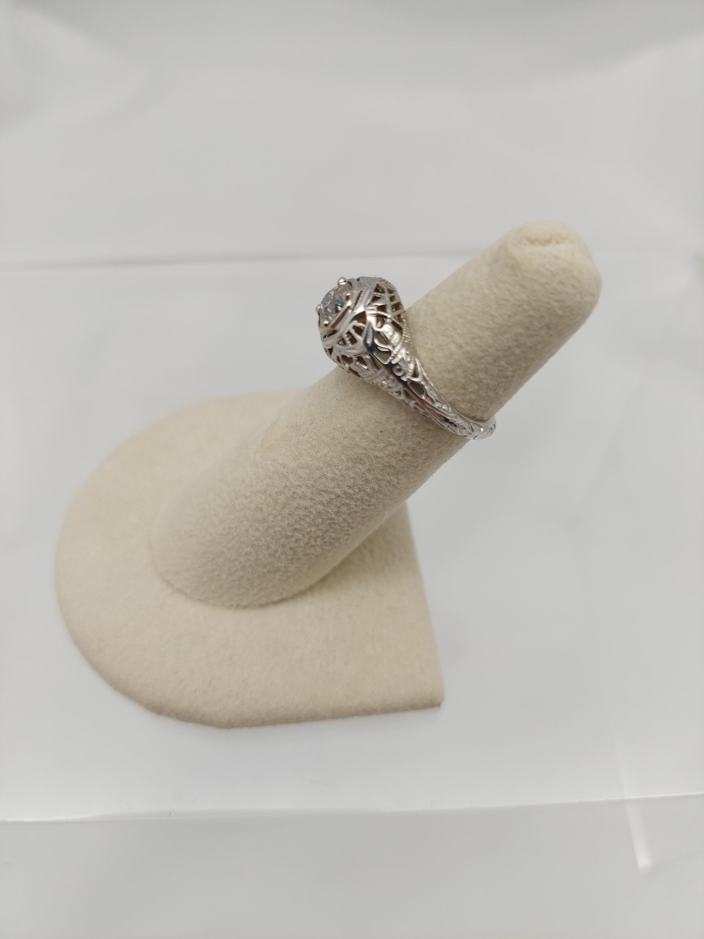 1920's Old European Diamond Filigree Ring In Good Condition For Sale In Vero Beach, FL