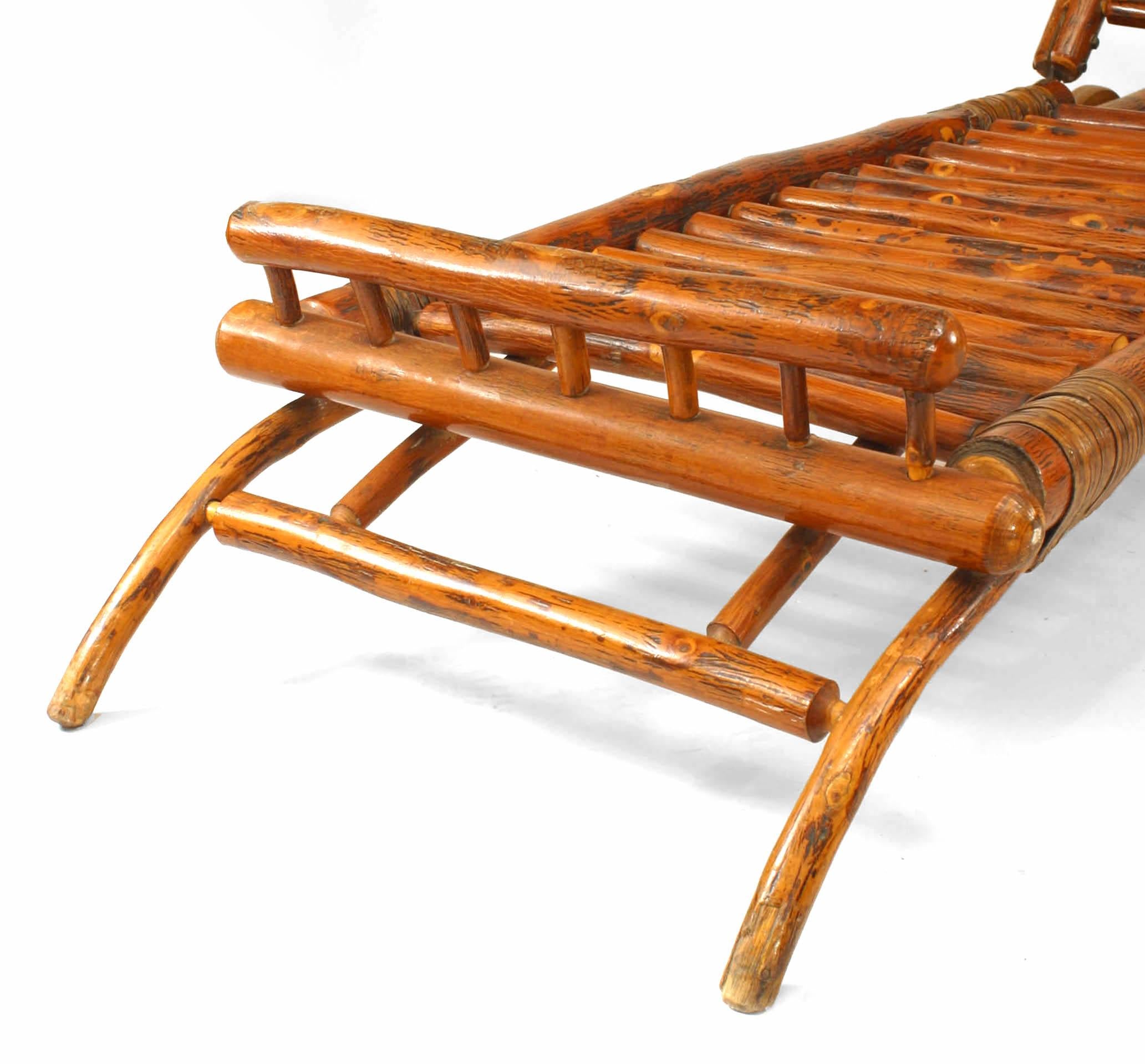 20ième siècle Chaise américaine rustique ancienne en pacanier en vente