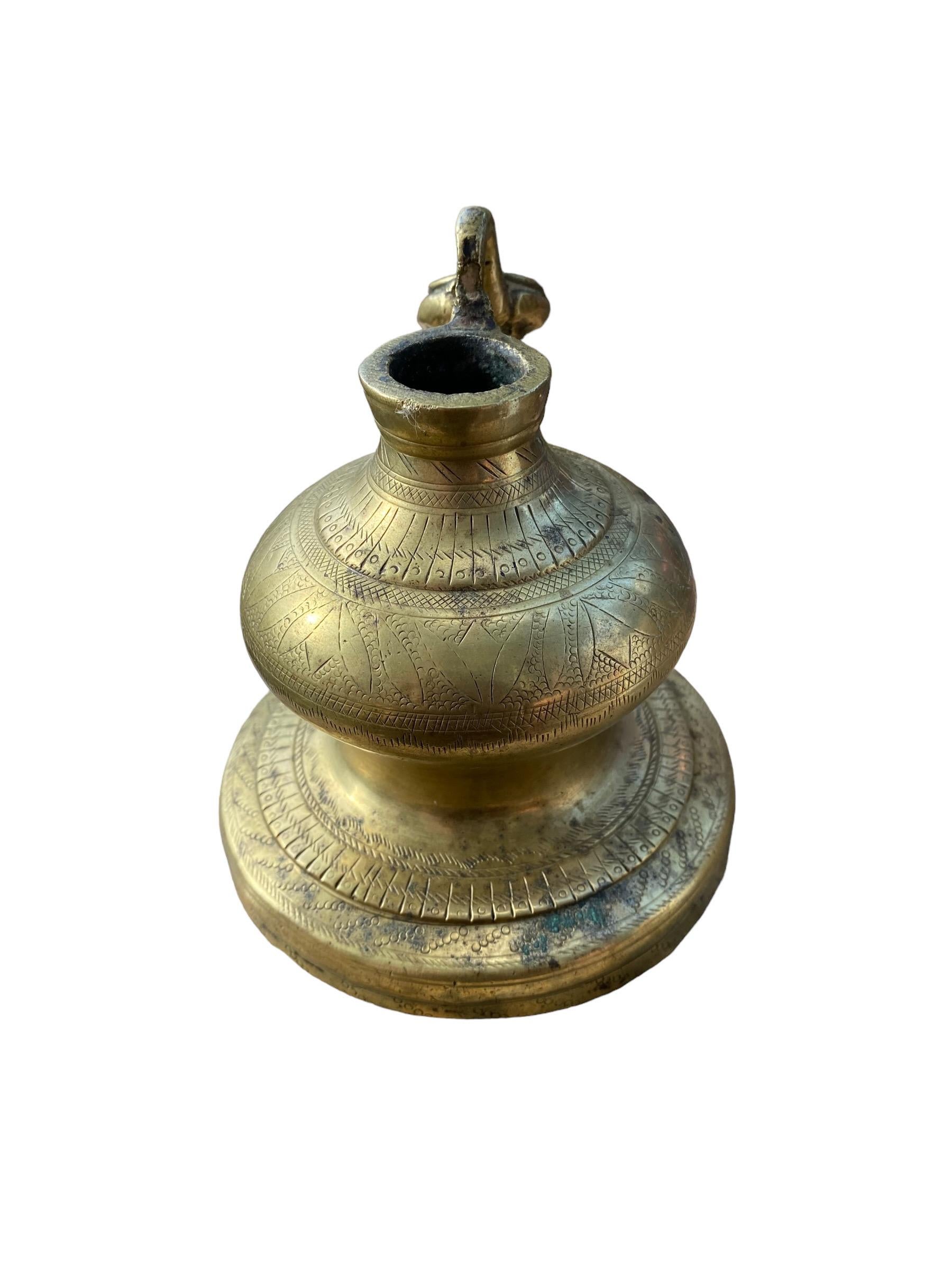 Hand-Crafted 1920s Old Vintage Antique Unique Design Hand Engraved Beautiful Brass Hukka Pot For Sale