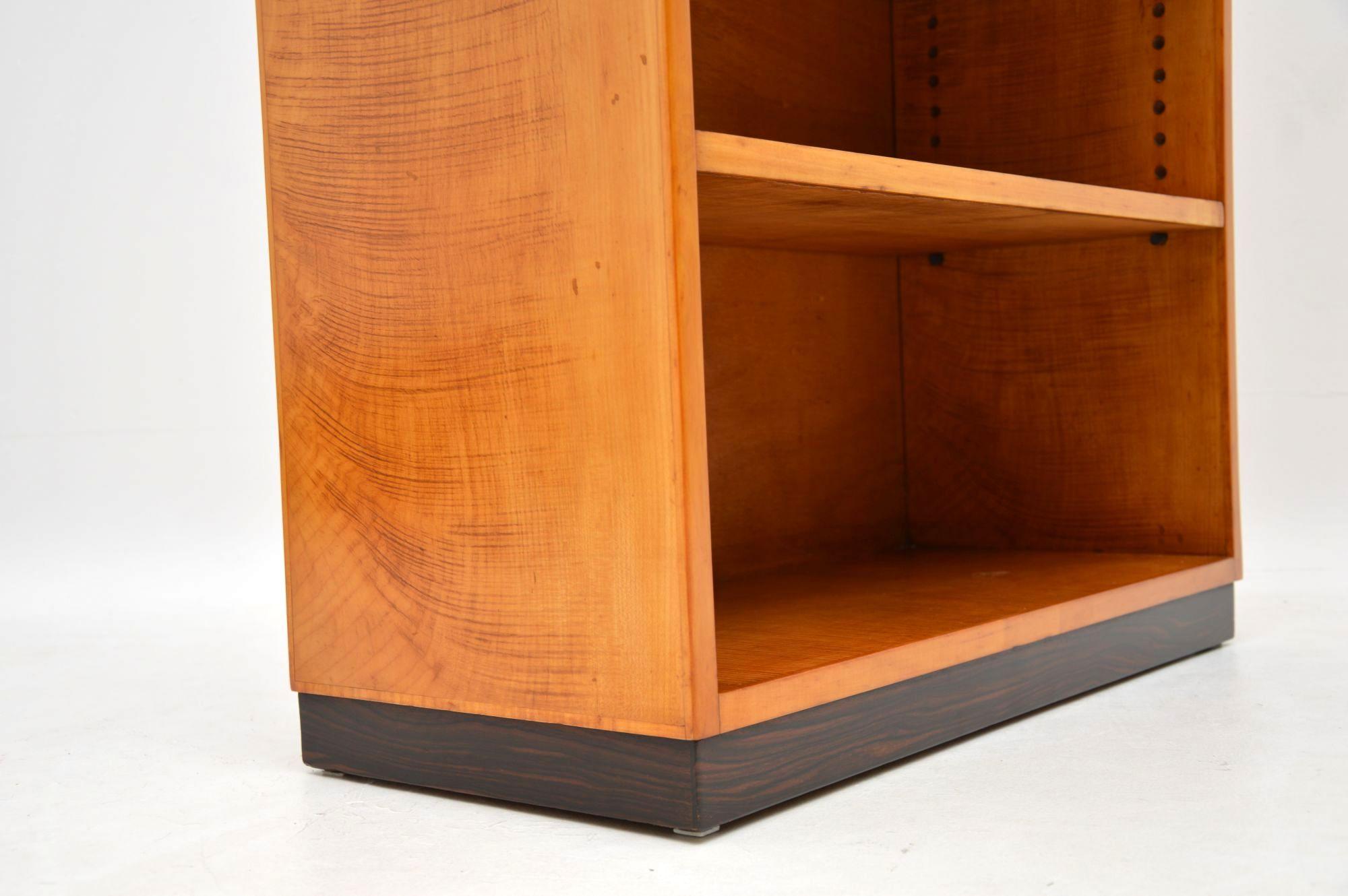 1920s Original Art Deco Bookcase in Satin Birch and Rosewood In Good Condition In London, GB