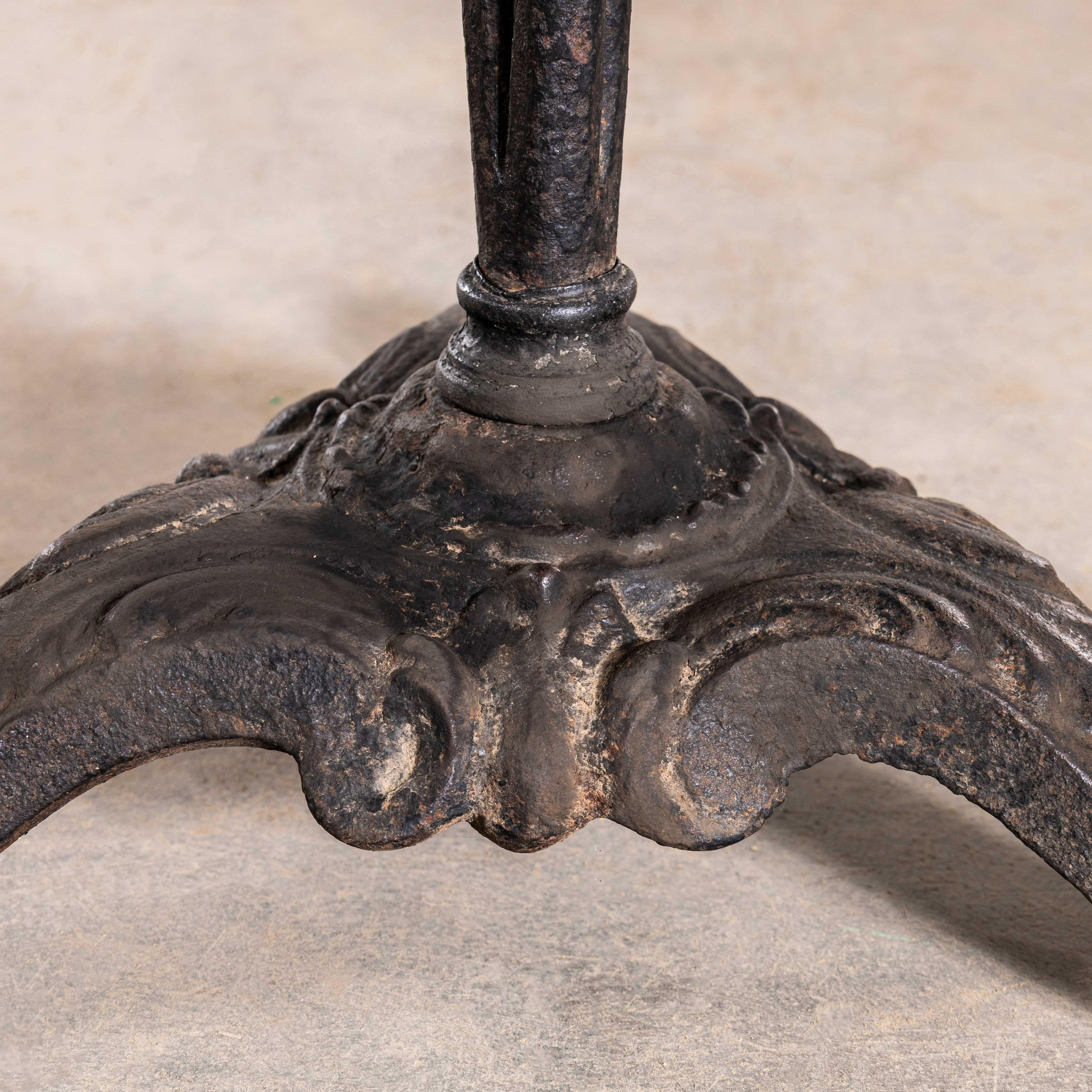 Table de bistrot en fonte d'origine française des années 1920 en vente 2