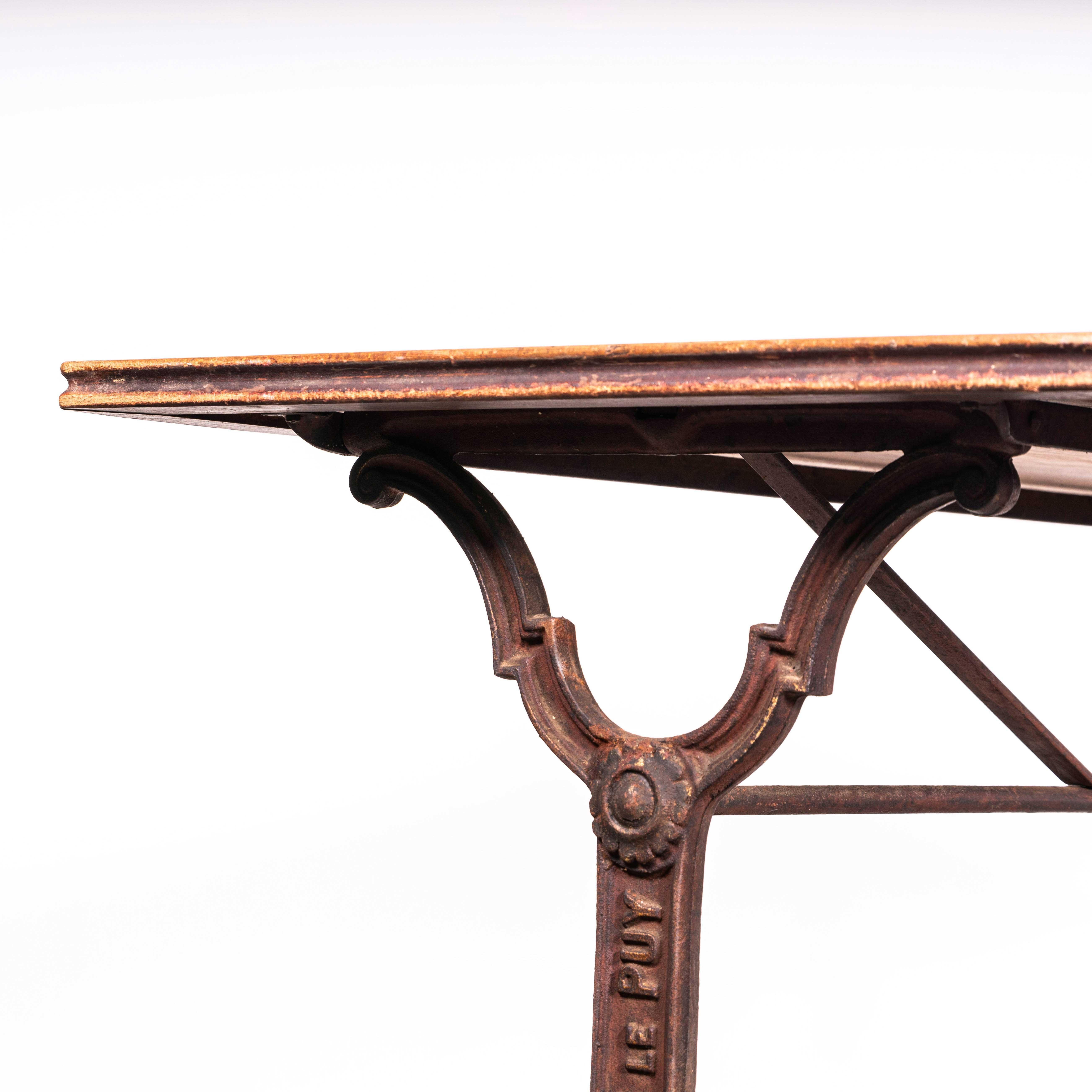 Table de salle à manger française des années 1920 à base moulée en relief complexe (3579) Bon état - En vente à Hook, Hampshire