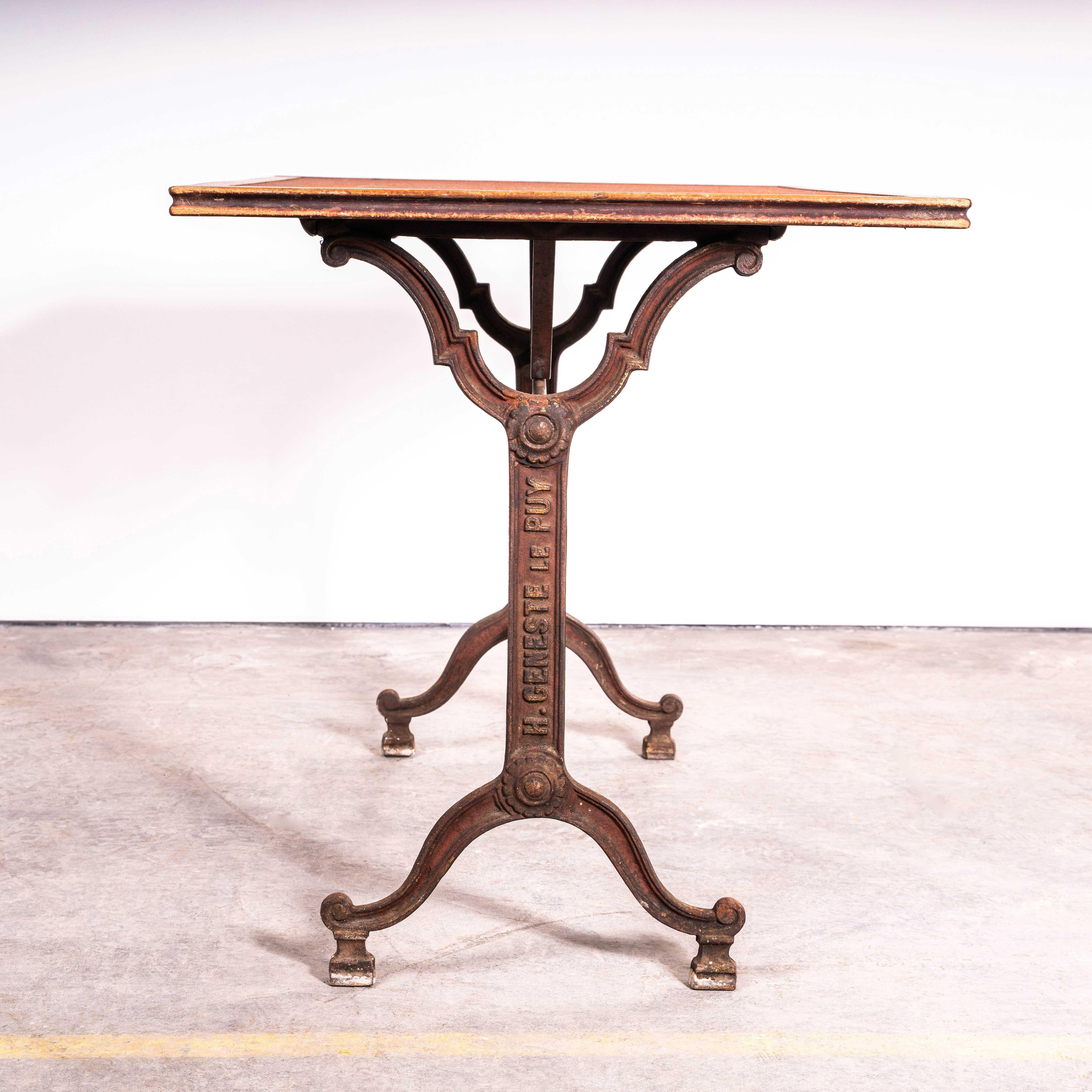 Table de salle à manger française des années 1920 à base moulée en relief complexe (3579) en vente 2