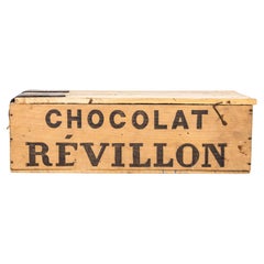 Caja de envío de chocolate Revillon original de 1920 - Caja de correa de cuero simple