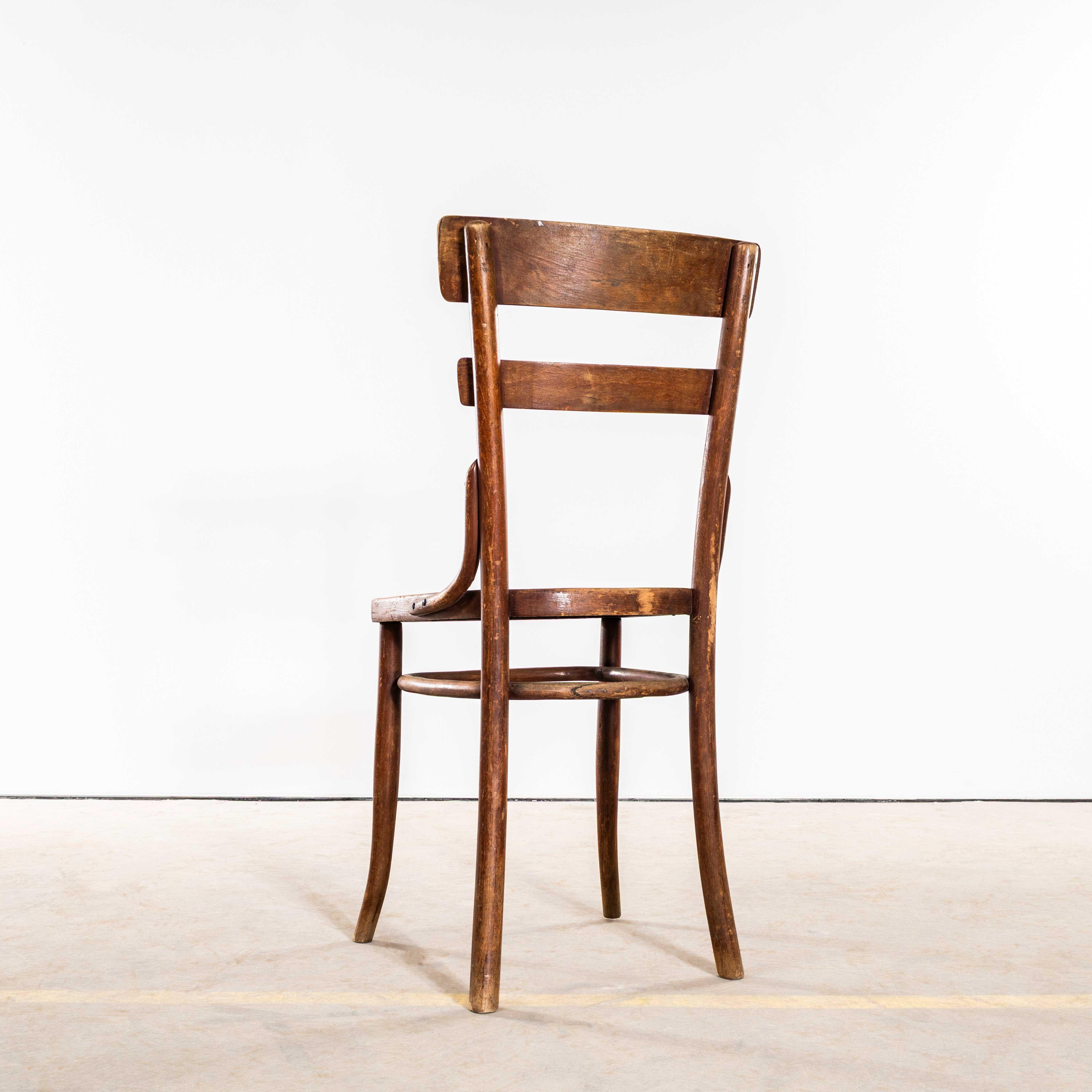 1920’s Original Thonet Double Rail Bentwood Chairs – Set Of Eight im Angebot 4