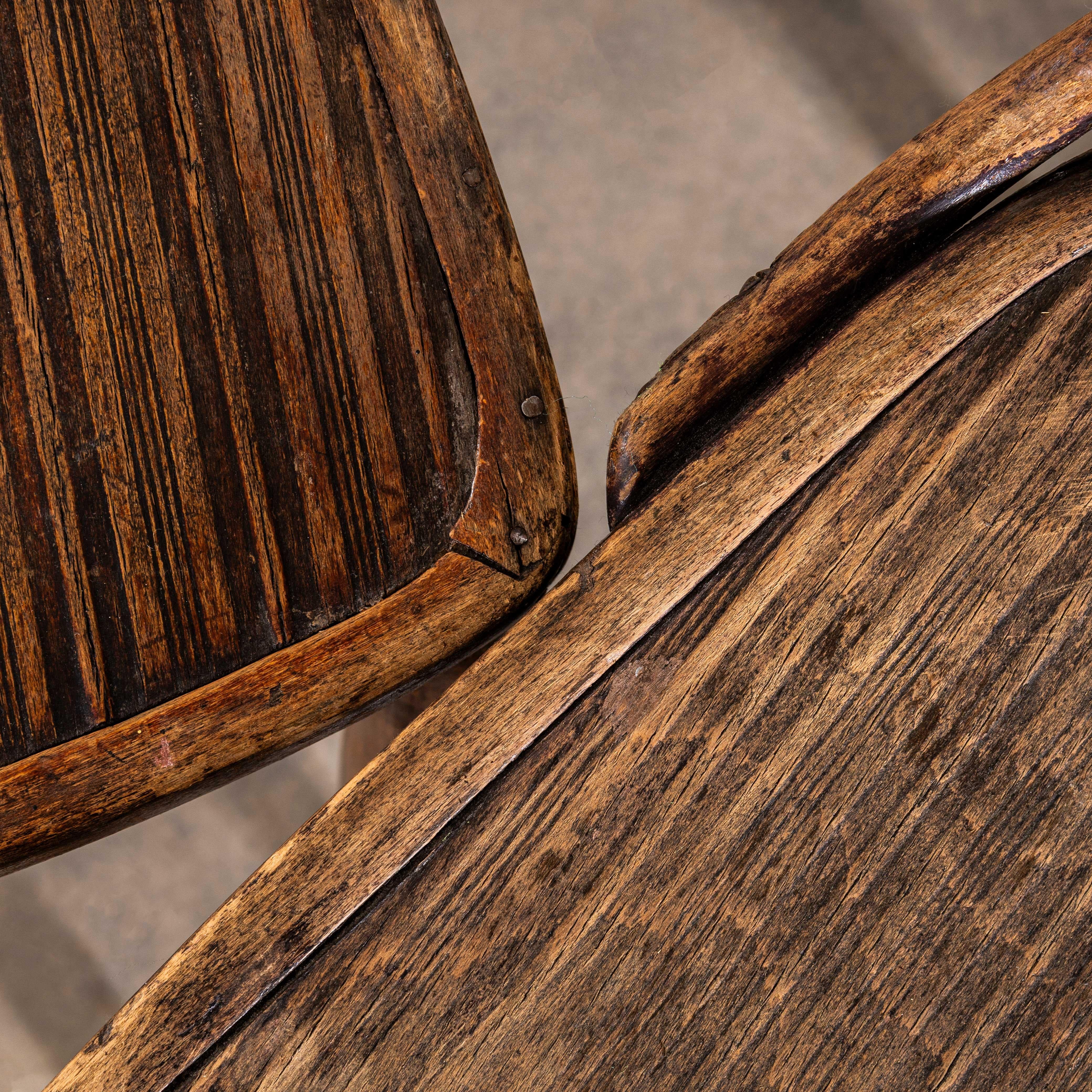 1920’s Original Thonet Double Rail Bentwood Chairs – Set Of Eight im Angebot 1