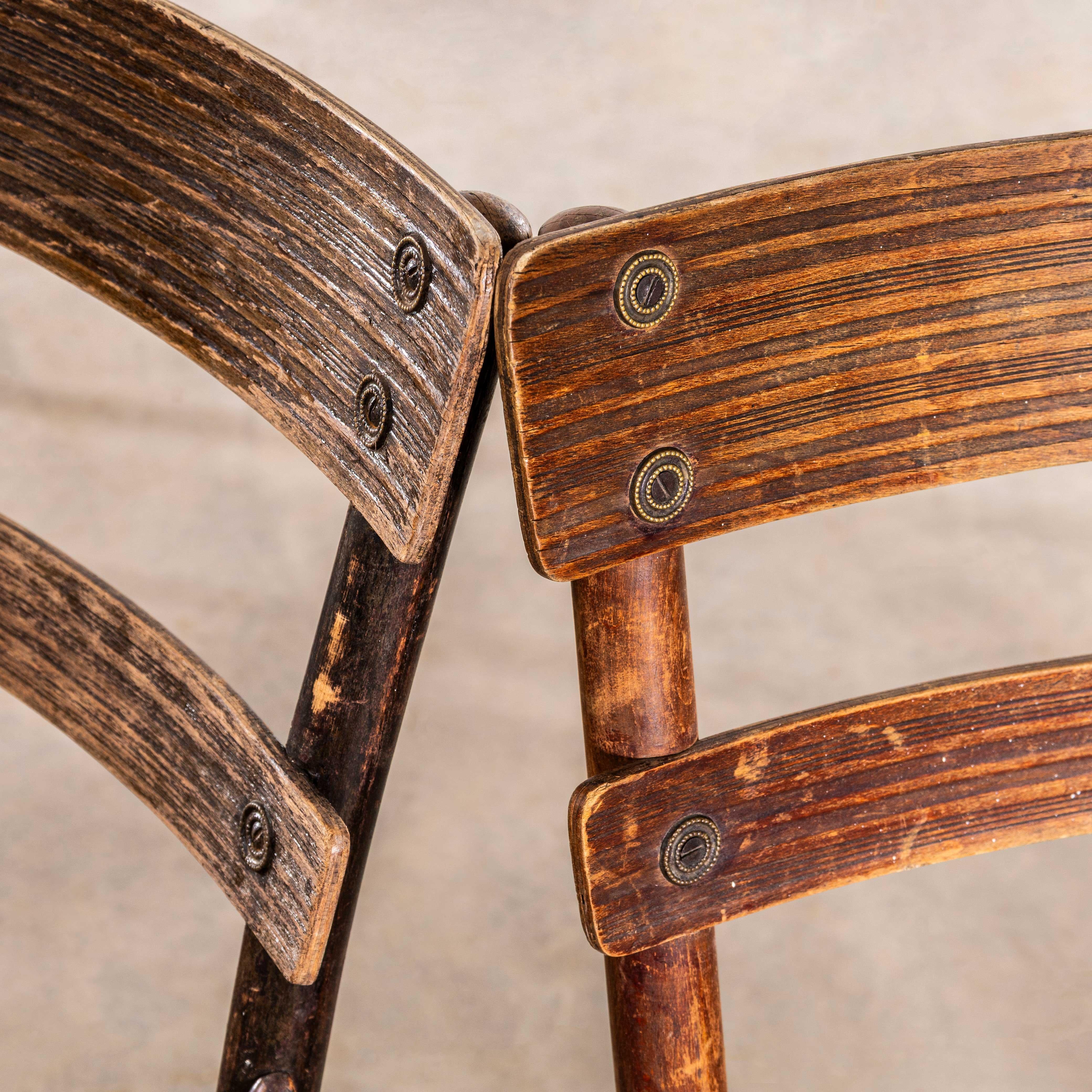 1920’s Original Thonet Double Rail Bentwood Chairs – Set Of Eight im Angebot 2