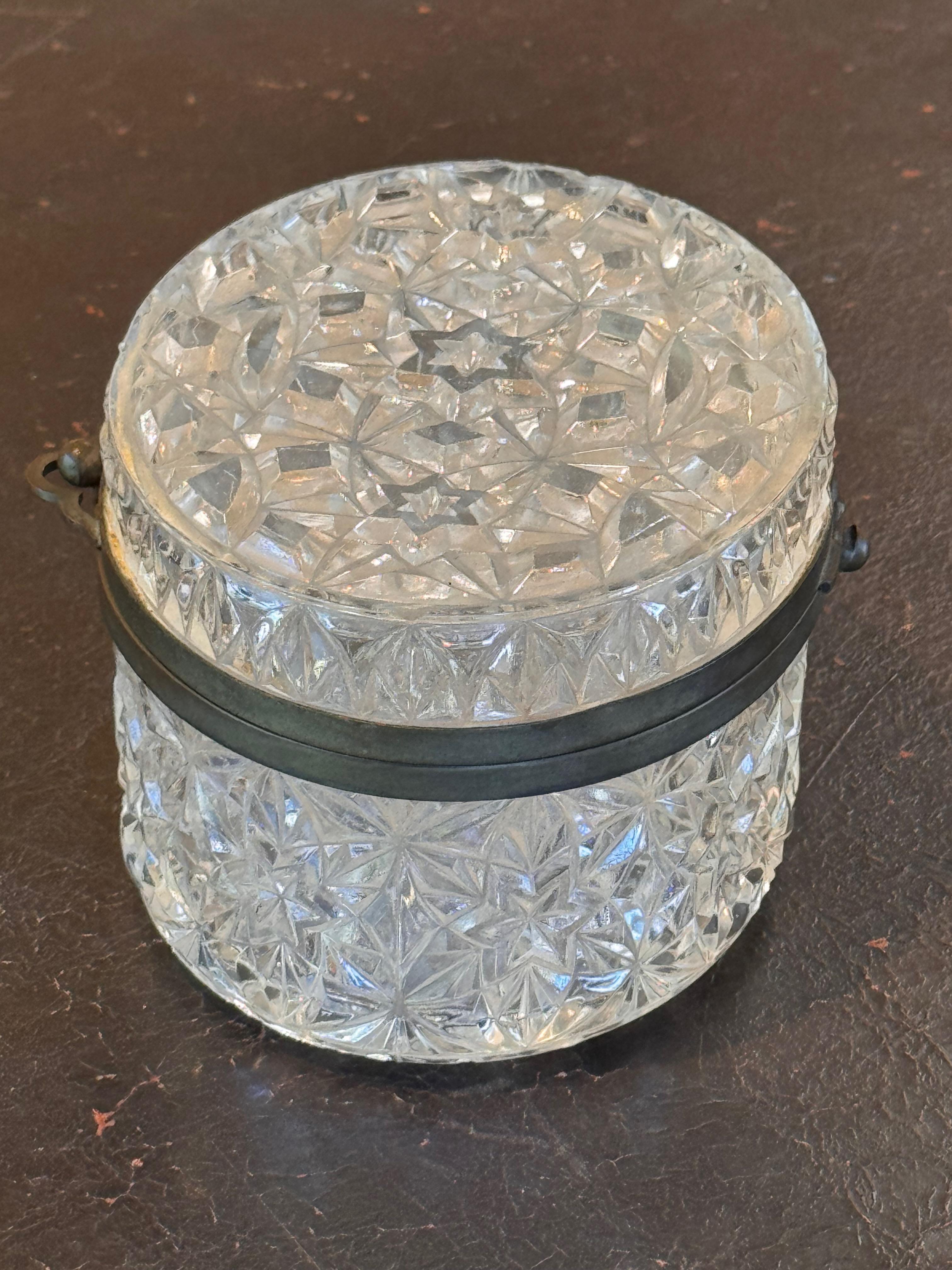 Début du 20ème siècle Coffret à bijoux ovale des années 1920 en vente
