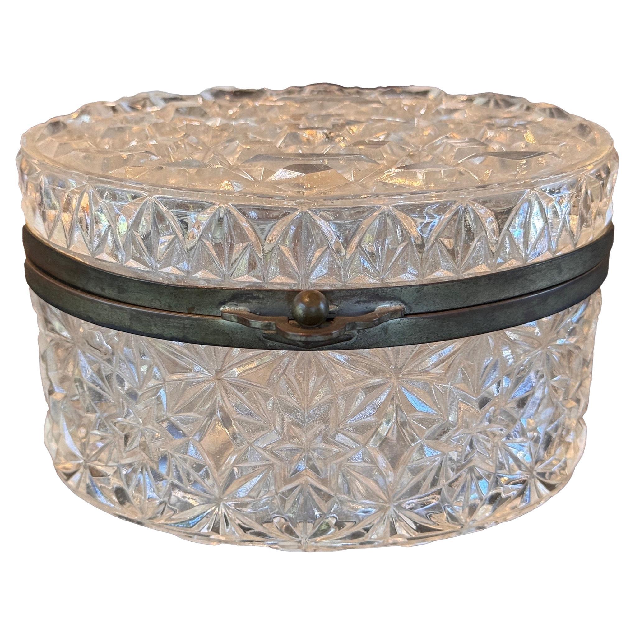 Coffret à bijoux ovale des années 1920 en vente