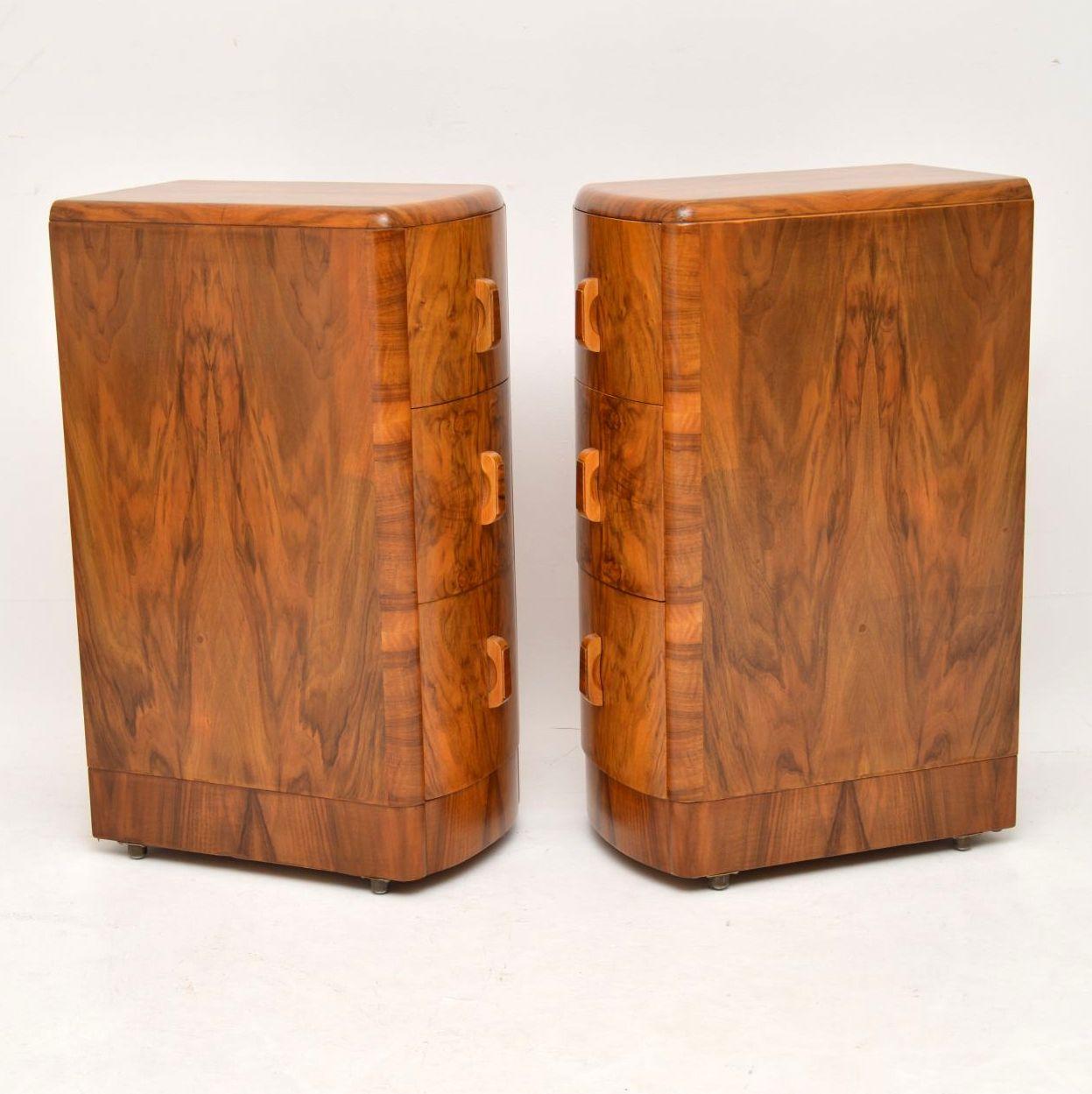1920s Pair of Art Deco Walnut Bedside Chests 4