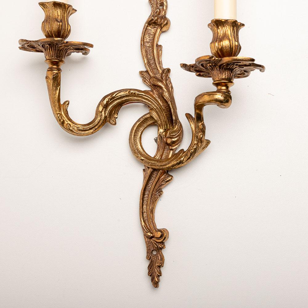 1920s Pair of Bronze Louis XVI Style Wall lights 8