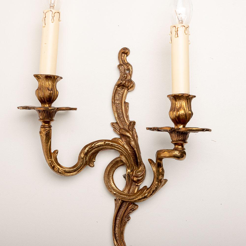 1920s Pair of Bronze Louis XVI Style Wall lights 9